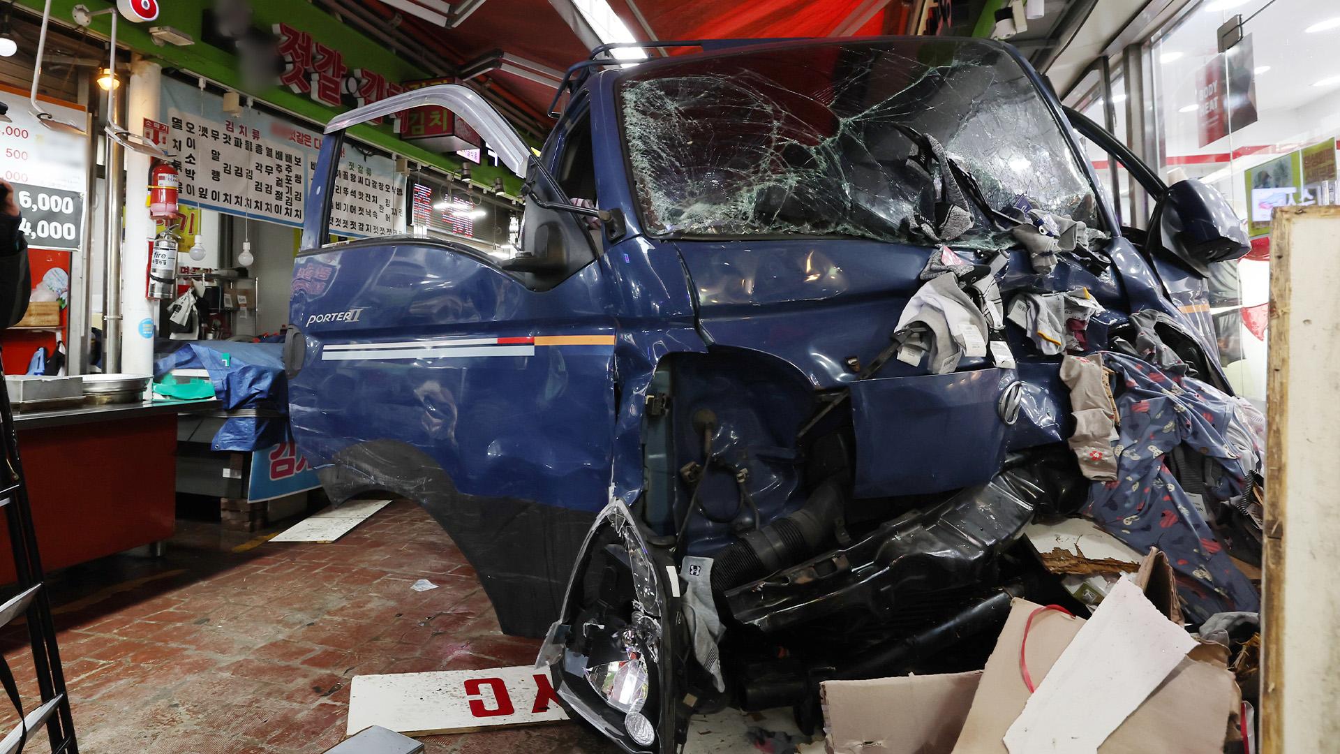 부천 전통카지노 꽁 머니 트럭 돌진…2명 사망·18명 부상