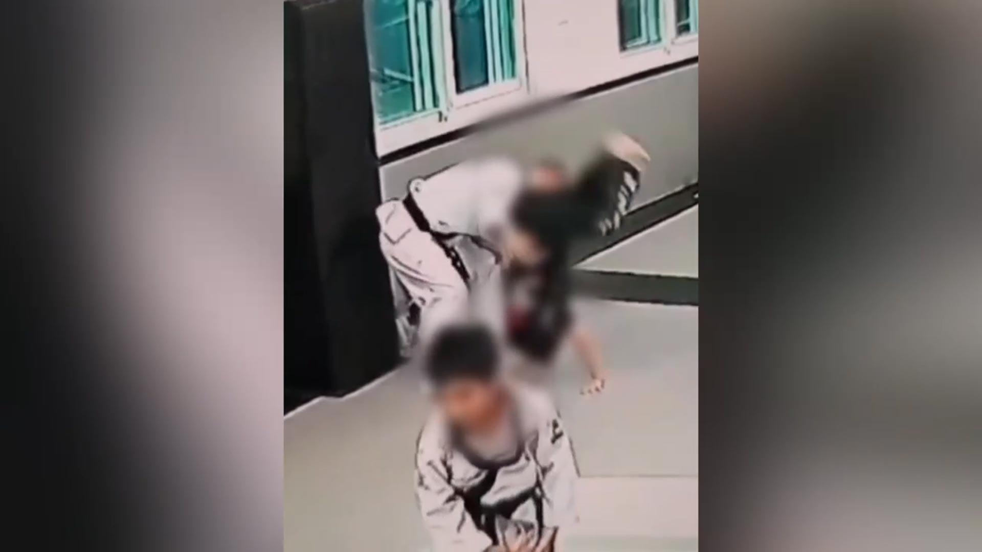 '합기도 지도 중 여아 <em class='find'하반신</em <em class='find'온라인카지노 가입코드</em'…체육관장 송치