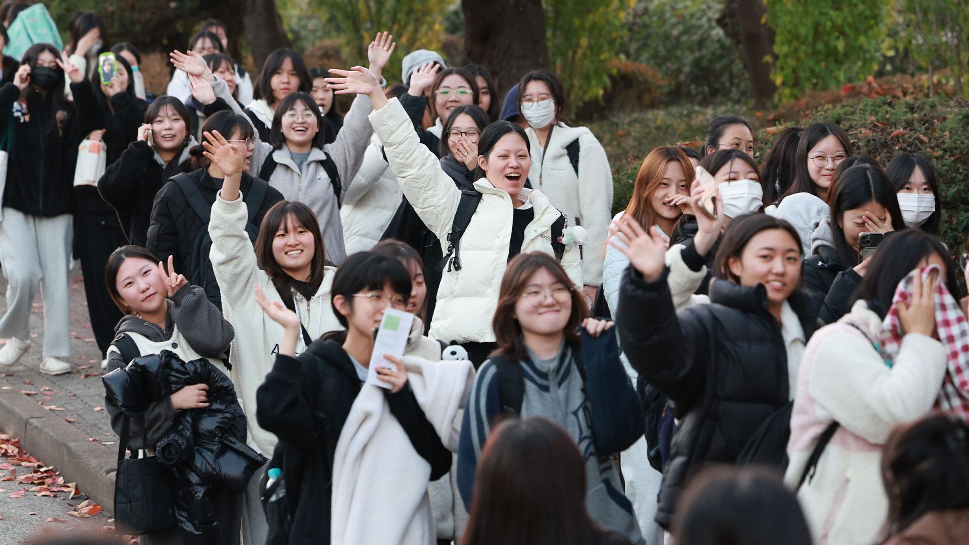 "드디어 해방"…해외 온라인카지노 벳무브 끝난 시험장 앞 표정