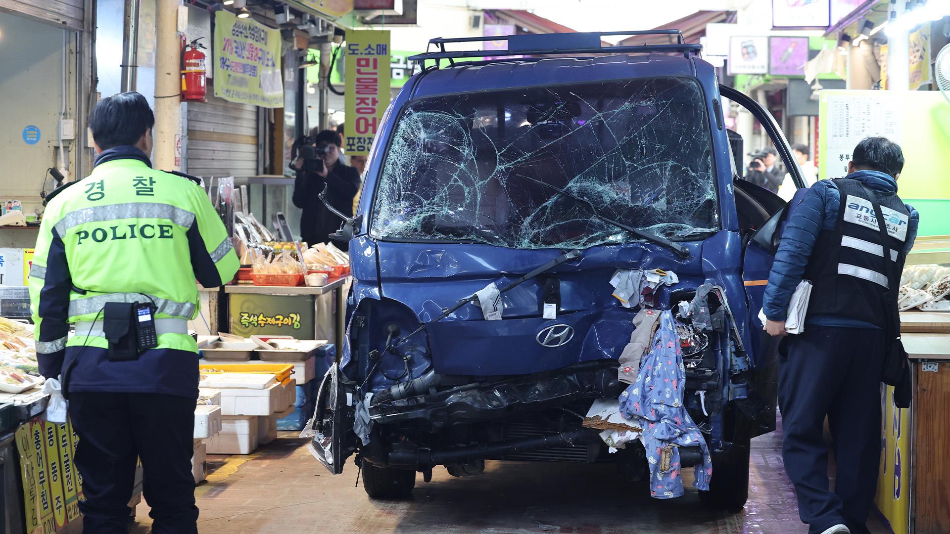 [단독] 비상등 켠 채로 급가속 질주…순식간에 아수라장