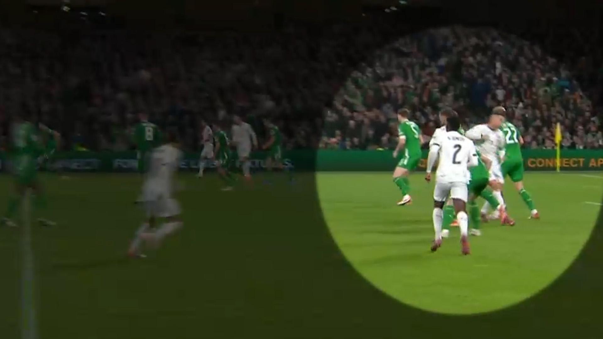 팔꿈치 가격에 조롱까지…호날두, A매치 첫 퇴장