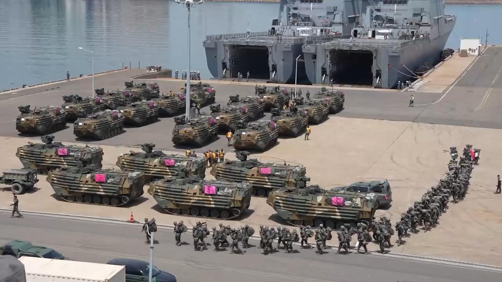 한국, 미국산 무기 36조원어치 구매 약속…국방비 증액 명시