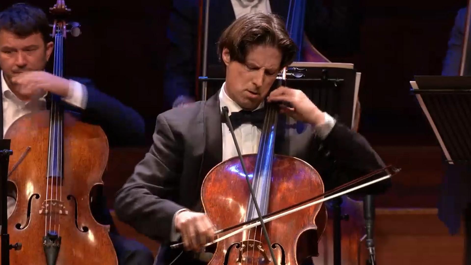 묵직한 첼로 소리로 숨쉬는 남자…다니엘 <em class='find'온라인 카지노 불법</em 쇼트