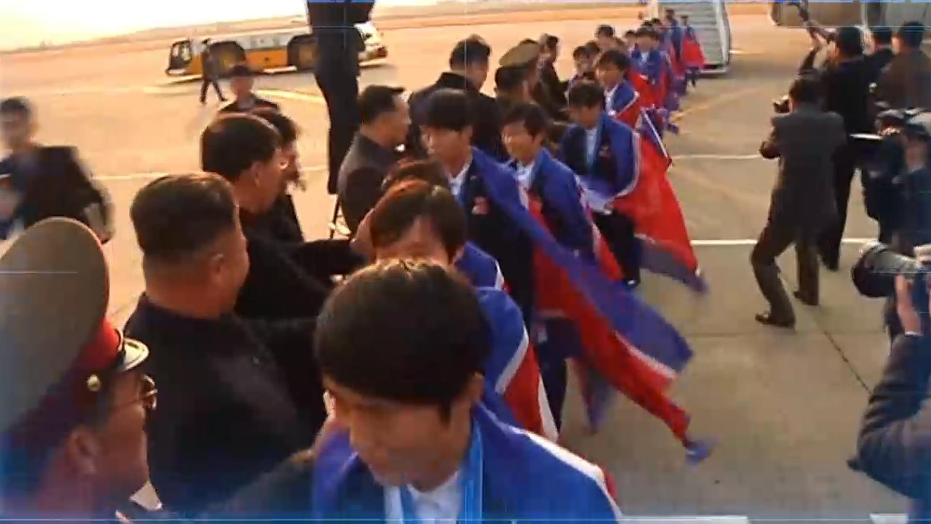 [<em class='find'온라인카지노 후기 유니88</em] 월드컵 2연패 북한 소녀들…가족과 얼싸안고 '환희'