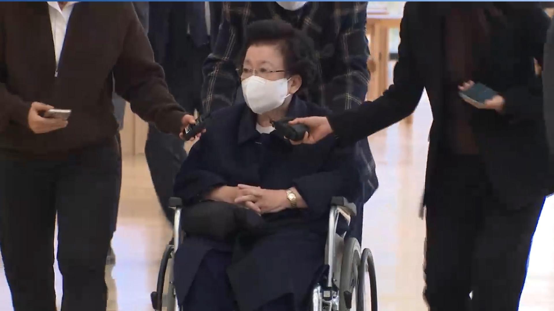 이배용 "온라인카지노 쿠폰가 먼저 100만원대 화장품 선물…금거북이는 답례"