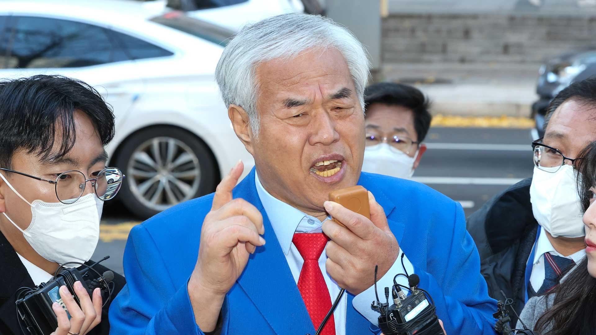 [현장연결] '서부지법 난동 배후 의혹' 전광훈 온라인카지노 산타카지노 출석