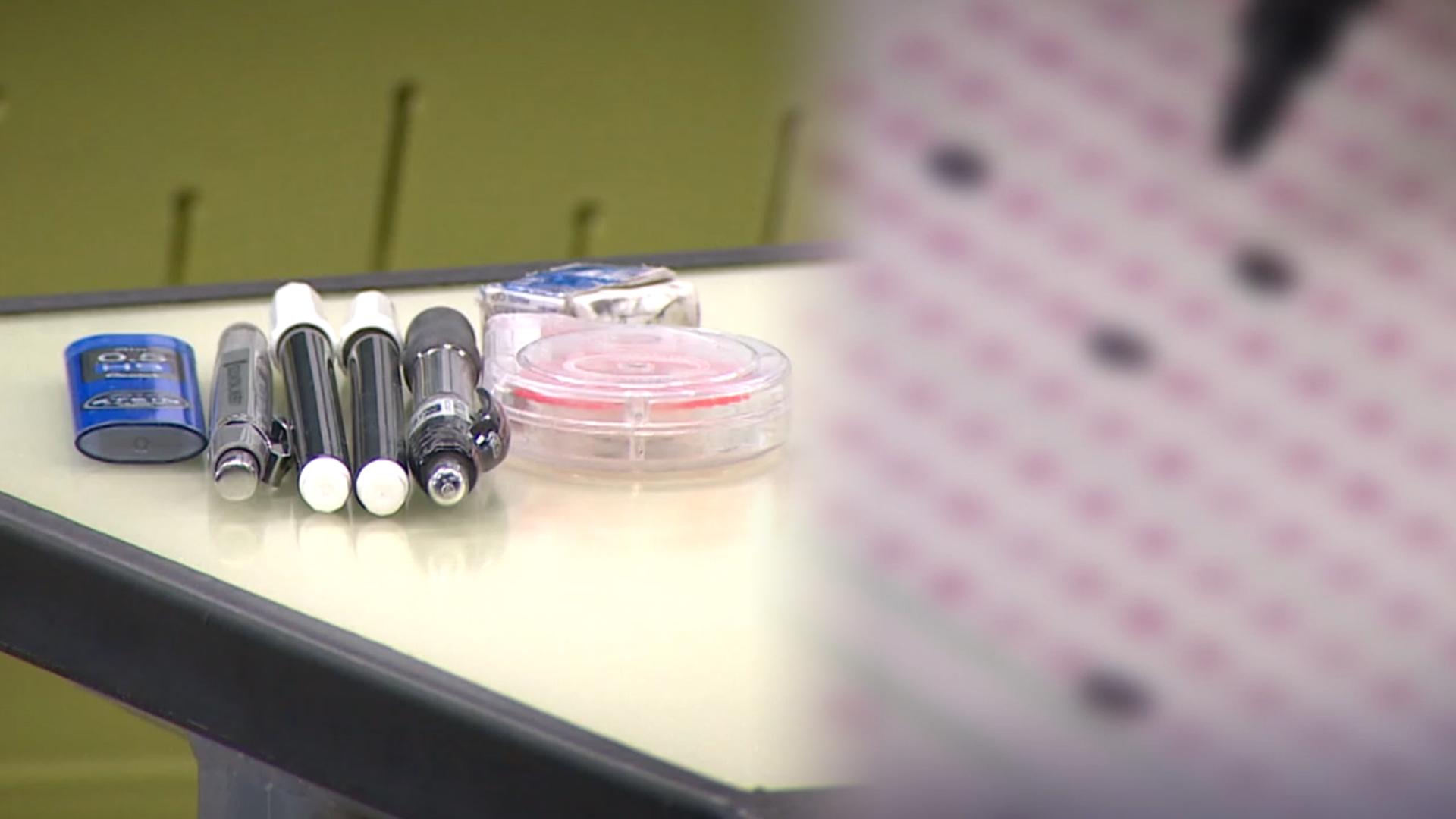 온라인카지노 커뮤니티 유니벳 이의신청 '작년 2배'…"사인펜 번져 당황"