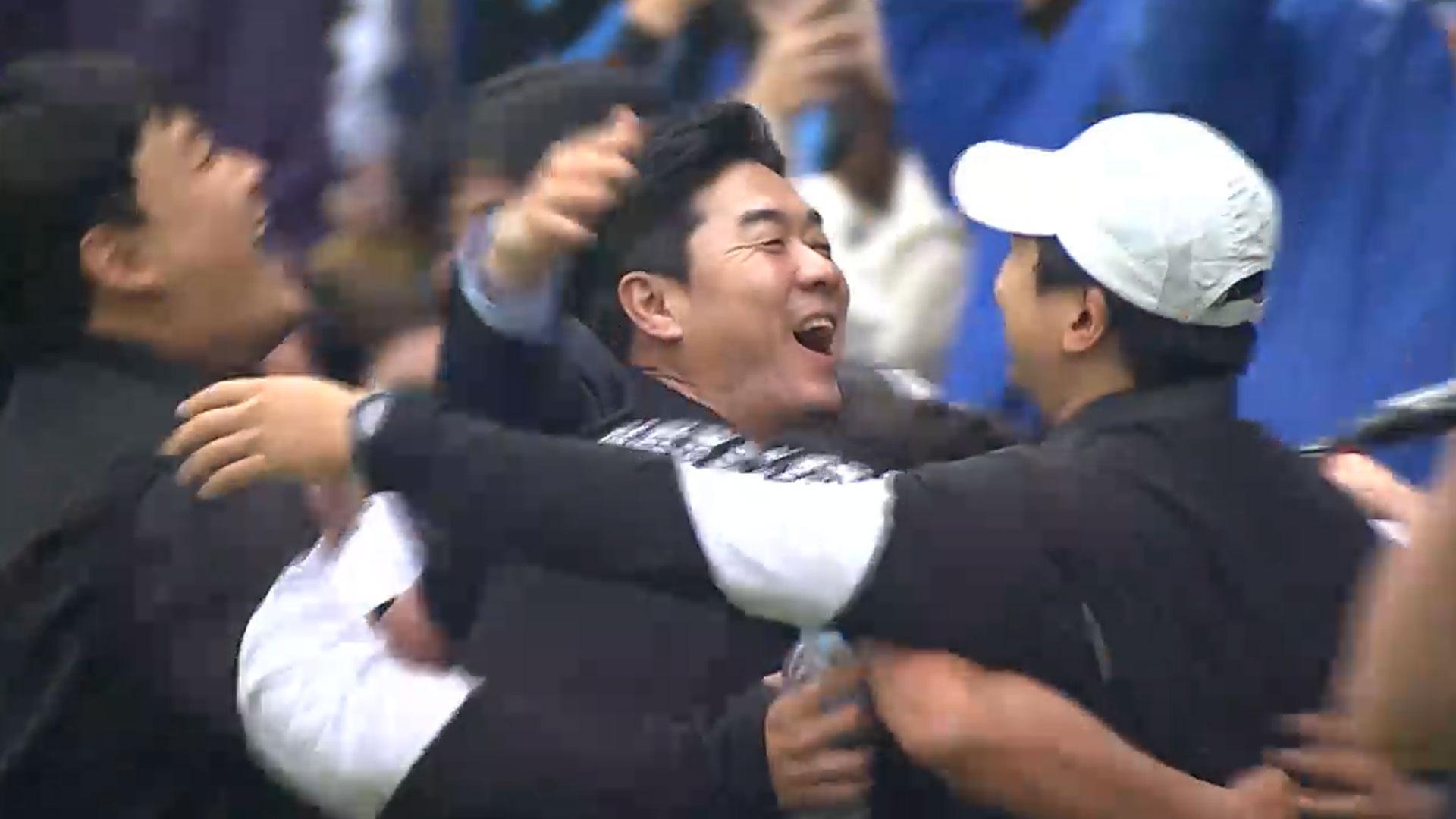 온라인 카지노 불법, '승격 영웅' <em class='find'윤정환</em 감독과 동행…3년 재계약