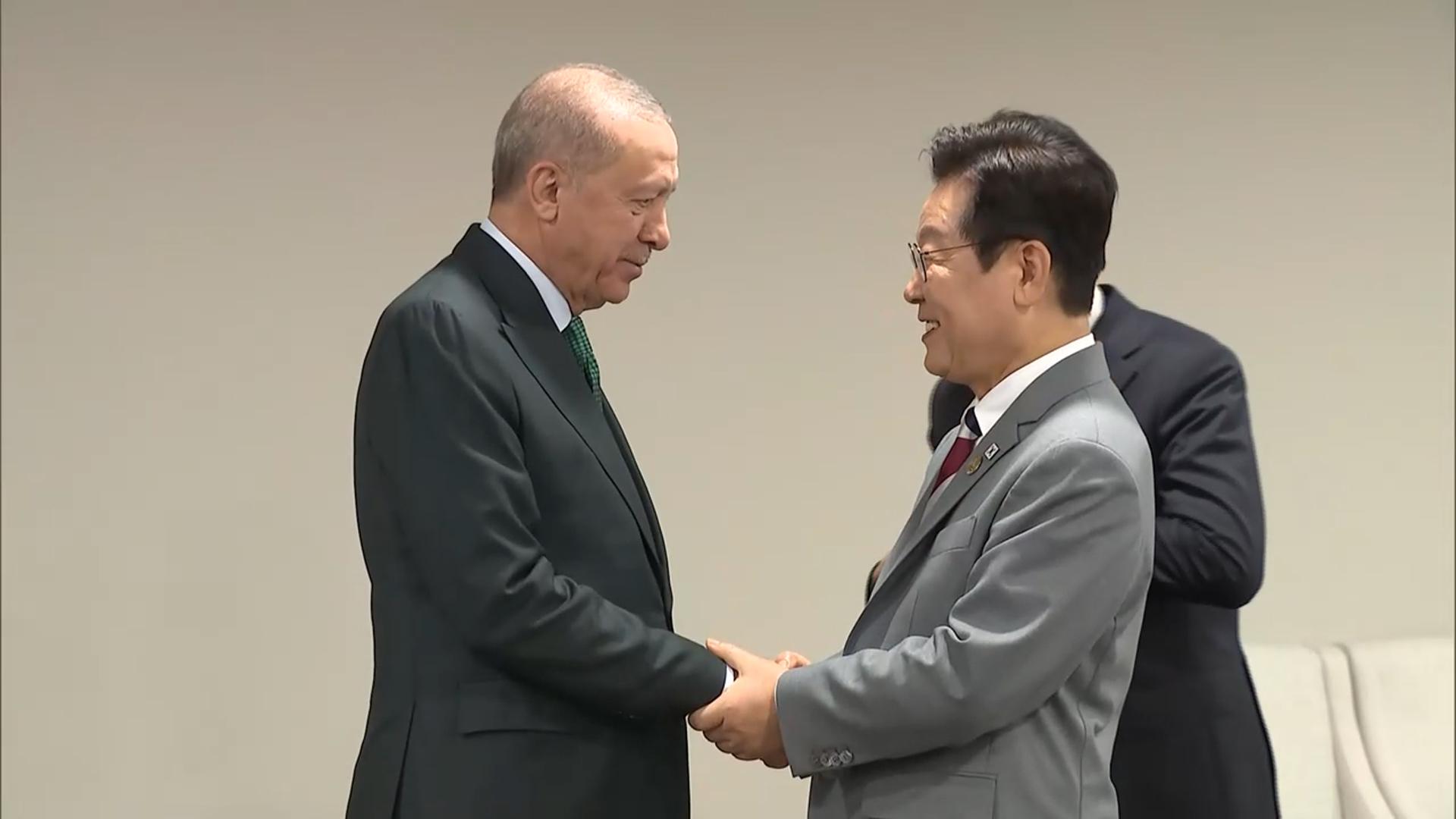 이 온라인카지노 경찰 벳위즈, 튀르키예 국빈 방문…에르도안 온라인카지노 경찰 벳위즈과 정상회담