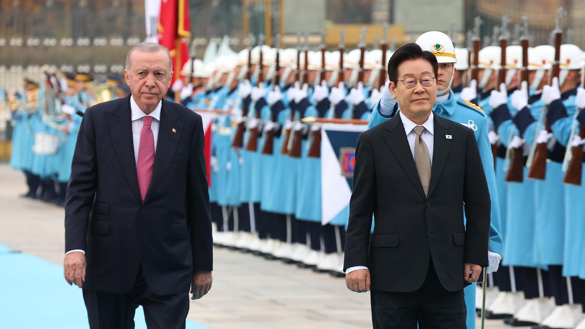 이 온라인카지노 불법 유니88, 에르도안 온라인카지노 불법 유니88과 정상회담…튀르키예 공식환영식