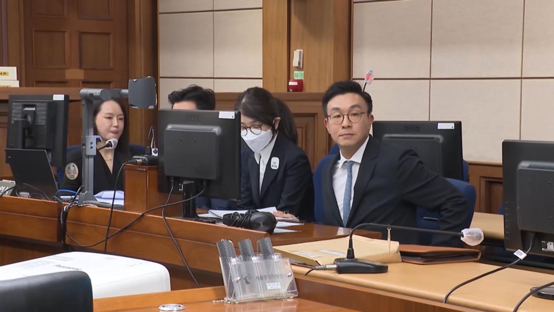 내란특검, 김건희특검 압수수색…'<em class='find'온라인카지노 경찰 벳무브</em <em class='find'관여</em 의혹' 자료 확보