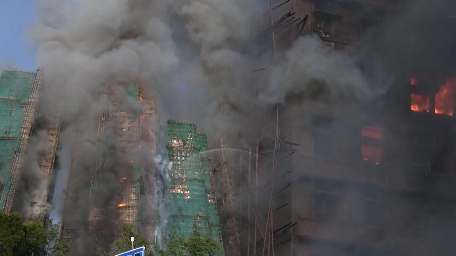 온라인카지노 아벤카지노 아파트서 대형 <em class='find'화재</em…44명 사망·279명 실종