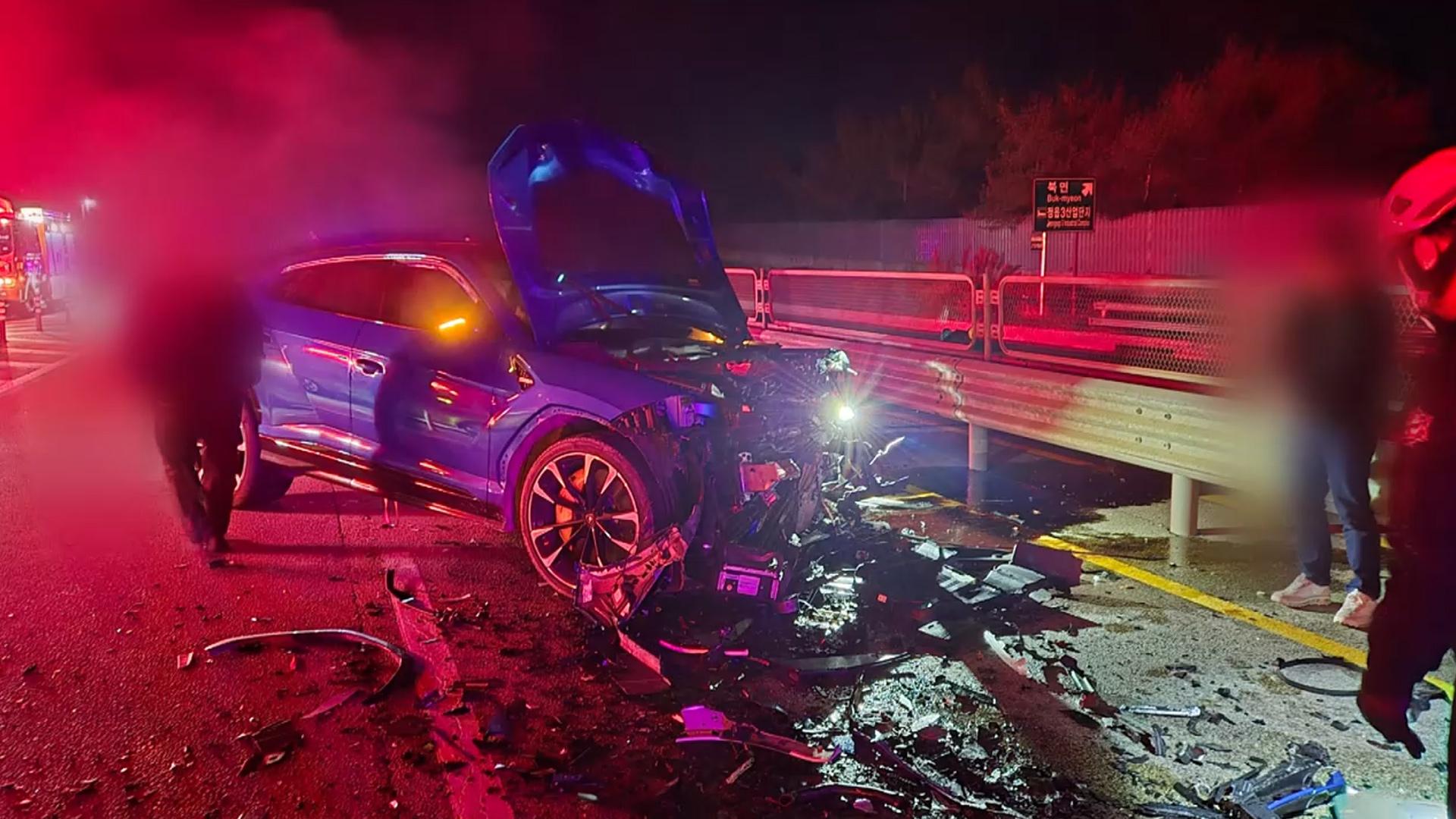 정읍 교차로서 역주행 외제차 충돌사고…4명 사상