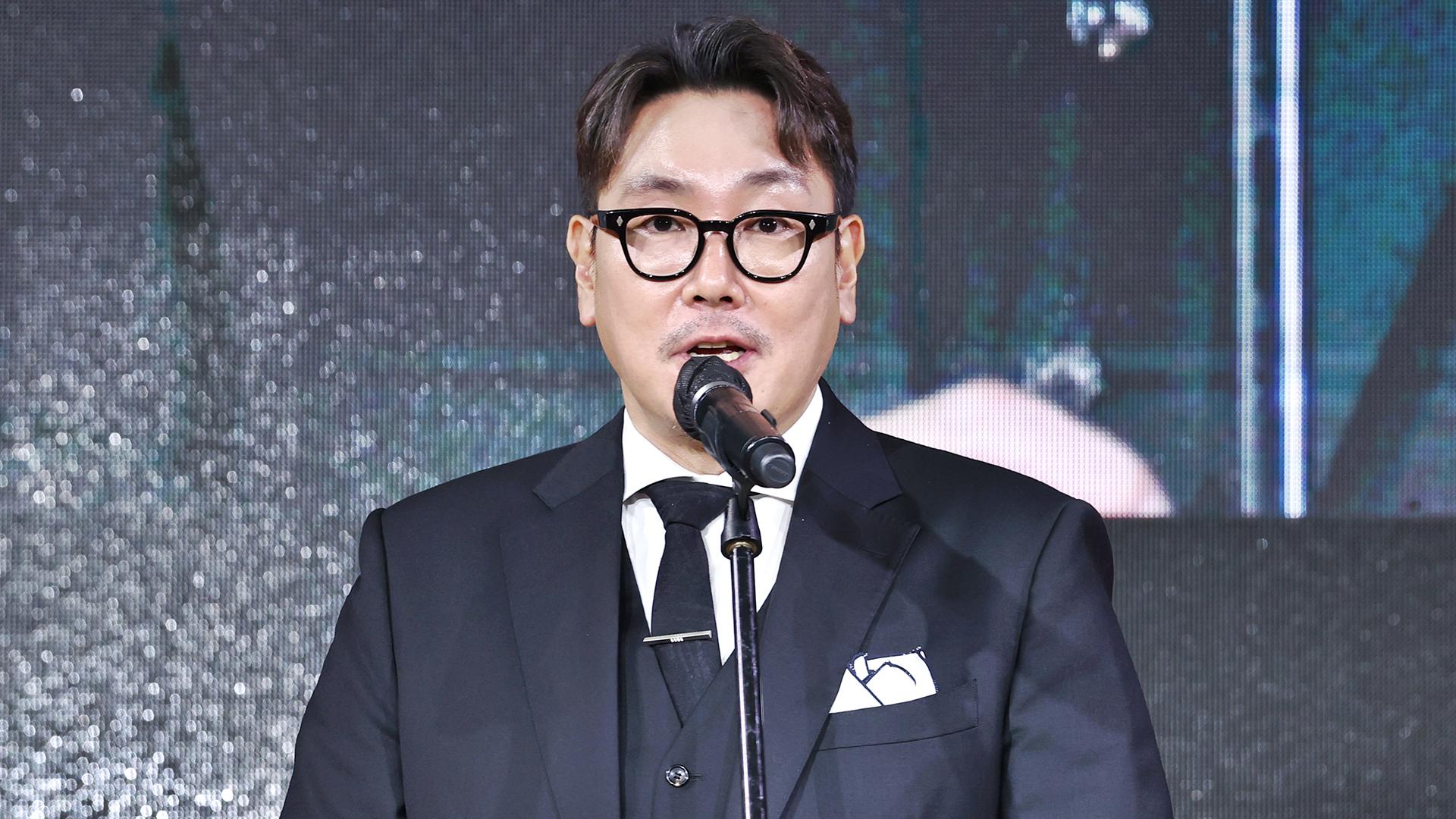 '소년범 인정' 조진웅, 출연작 후폭풍…내레이션 교체