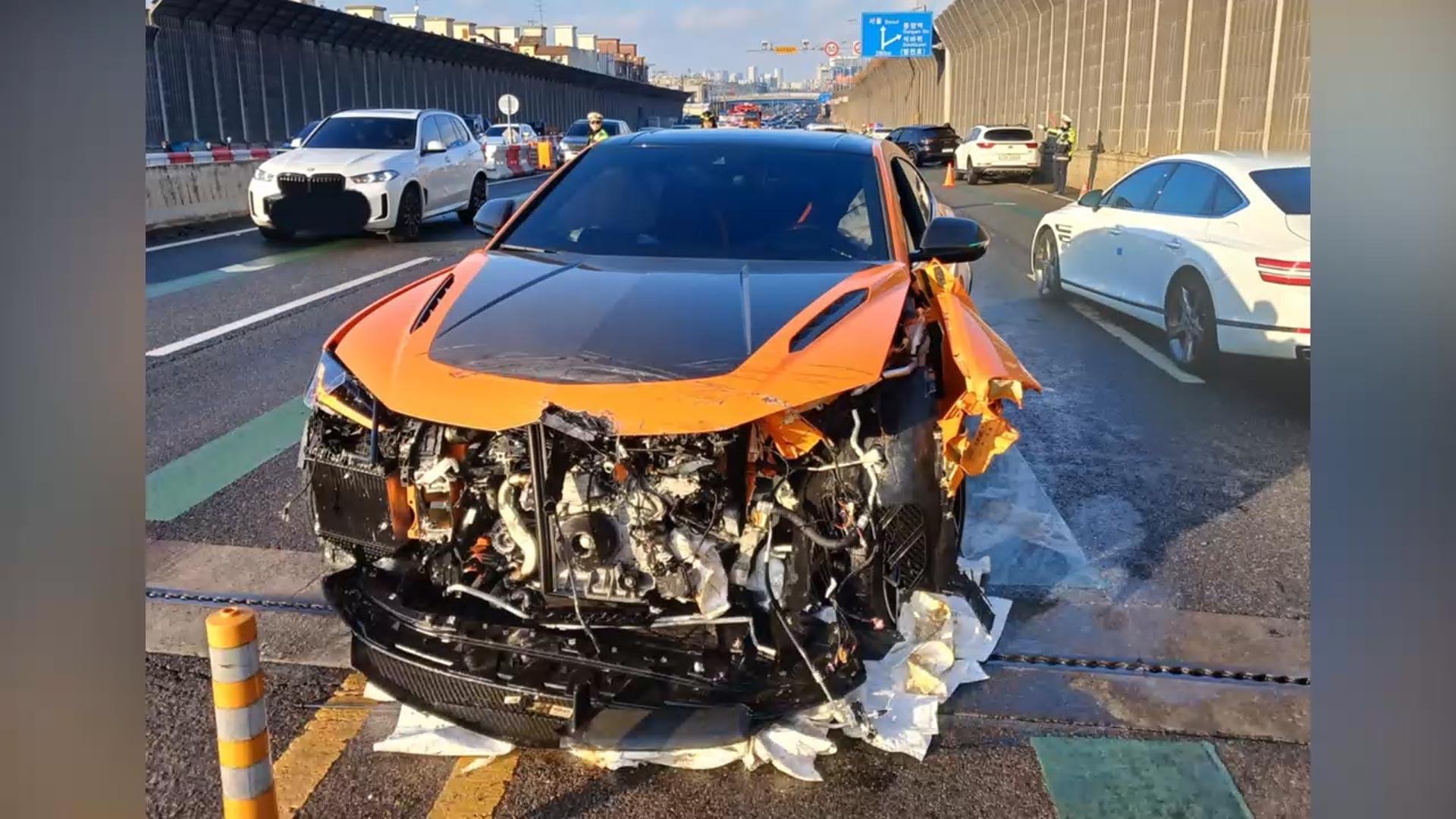 람보르기니 중앙선 넘어 3대 충돌…"길 미끄러워서"