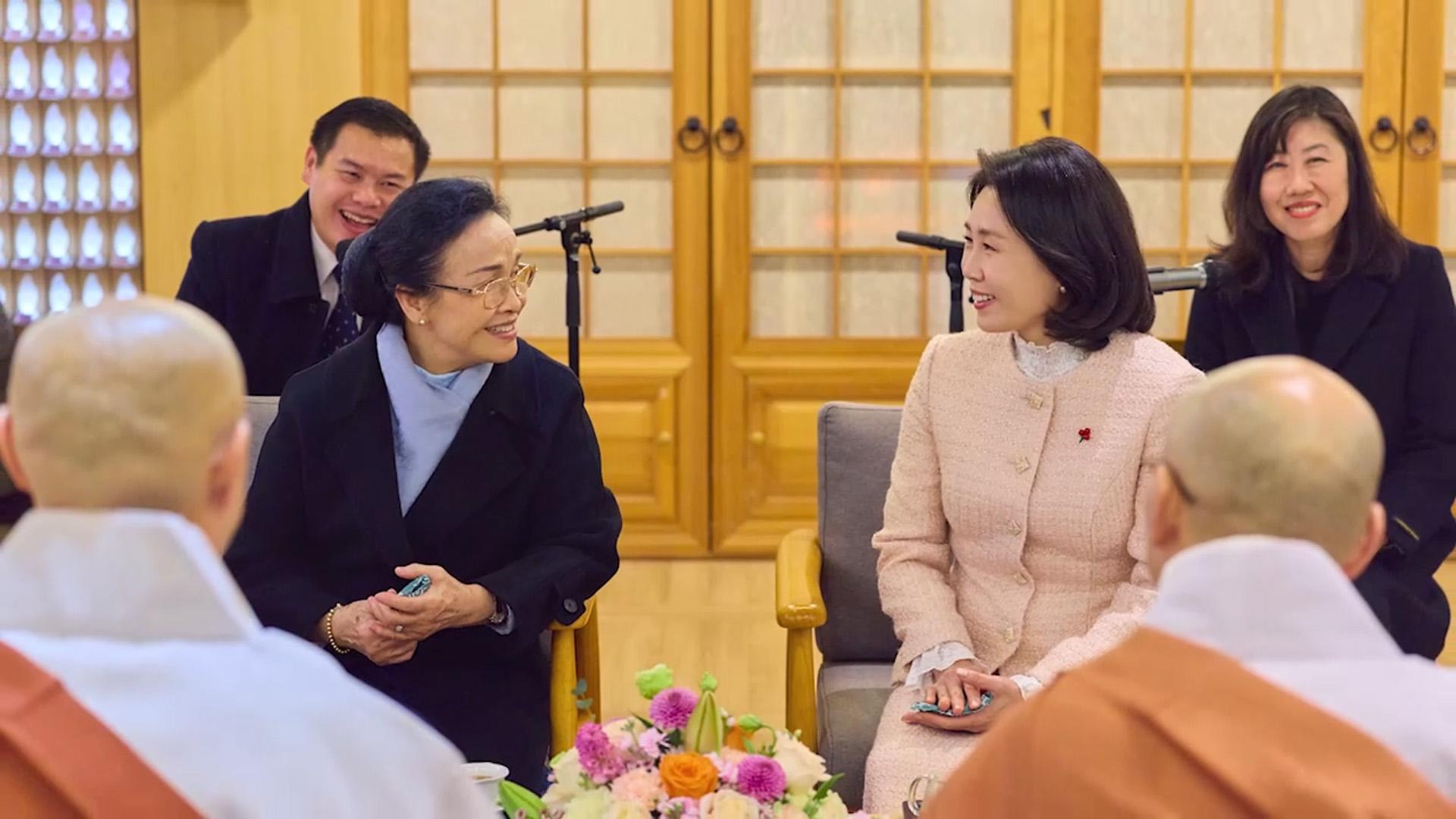 <em class='find'김혜경</em <em class='find'온라인카지노 가입코드</em, 라오스 국가주석 배우자와 조계사 방문