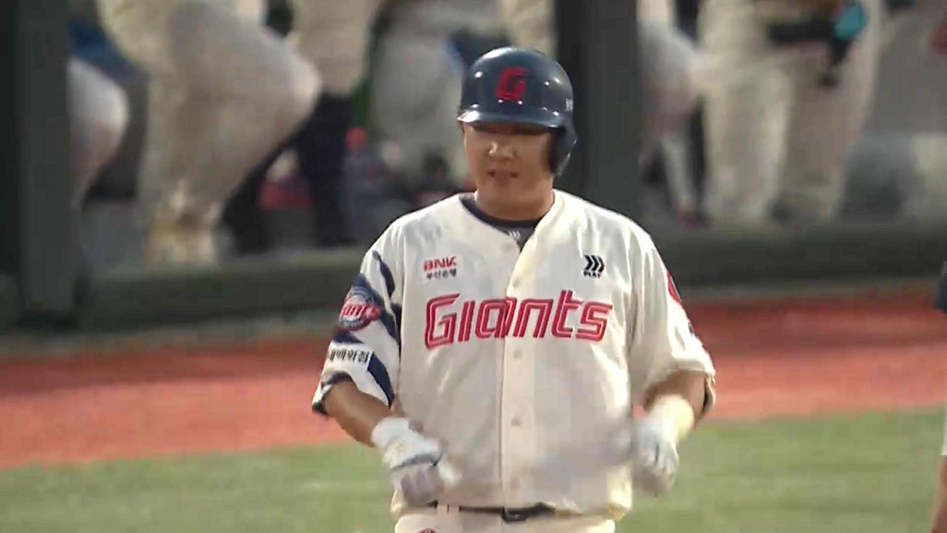 롯데 내야수 정훈, 현역 은퇴…