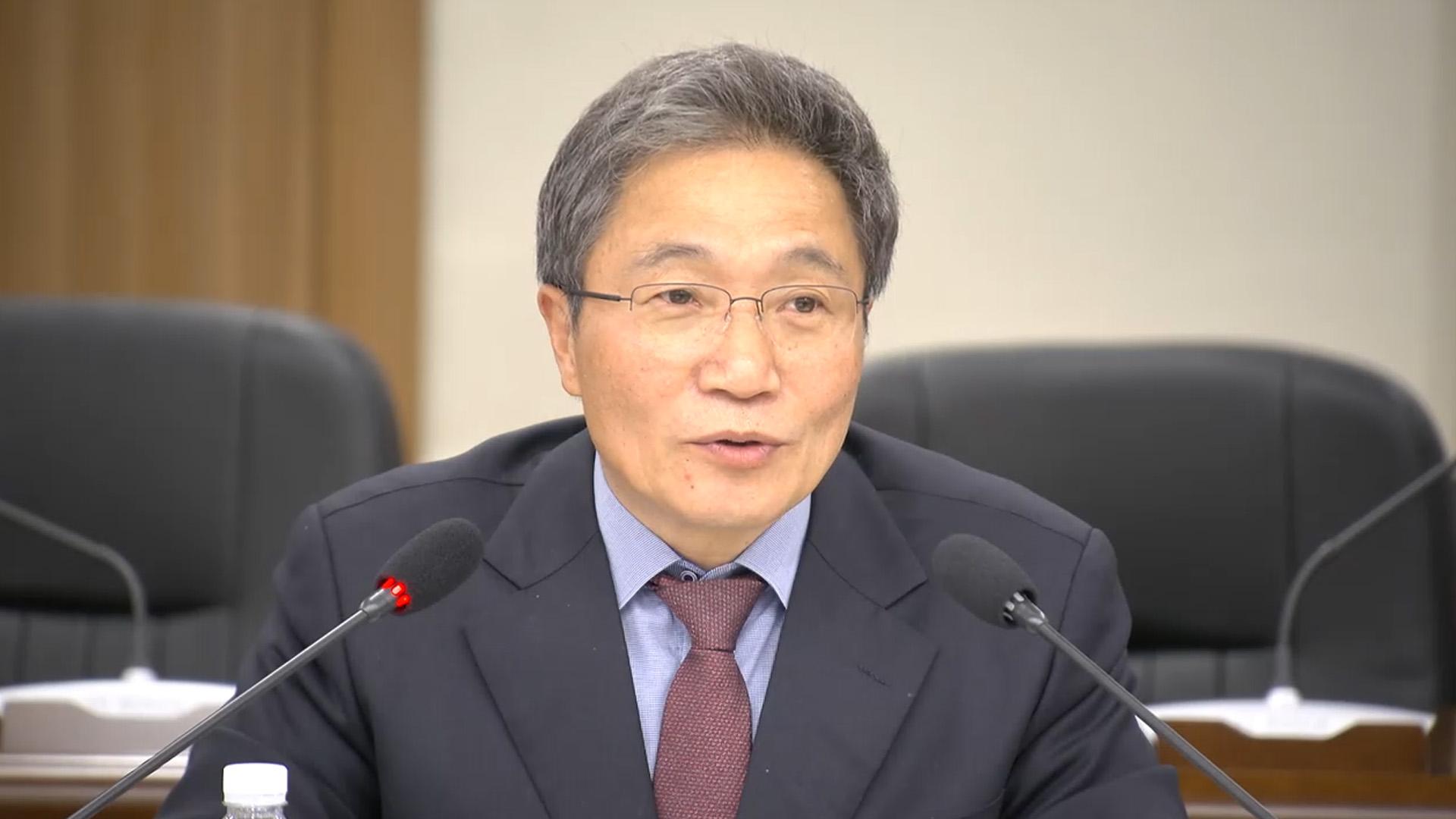 이학재 "책갈피 달러 전수조사 불가"…사퇴설은 일축