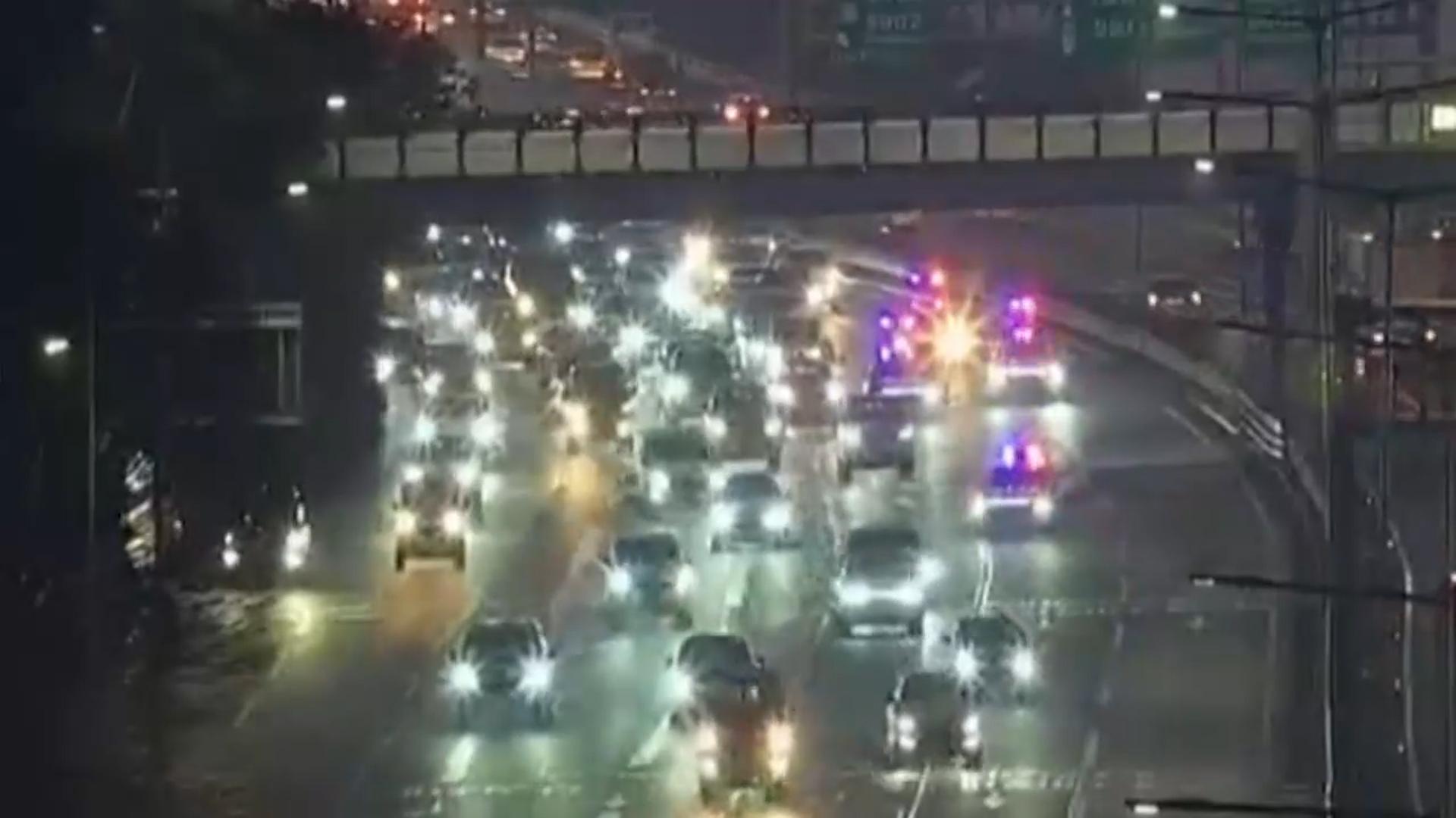 강변북로 성수대교 북단 <em class='find'추돌온라인카지노 불법 유니벳</em…출근길 정체