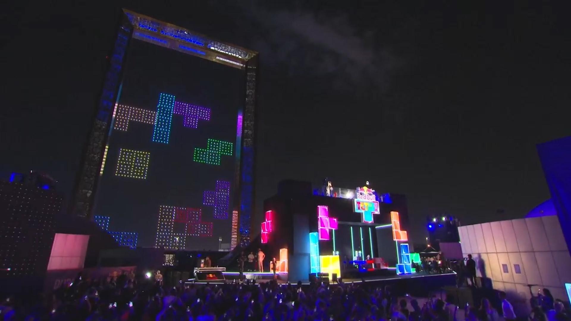 [지구촌화제] 테트리스가 밤하늘에 떴다!… 2천대 드론 동원