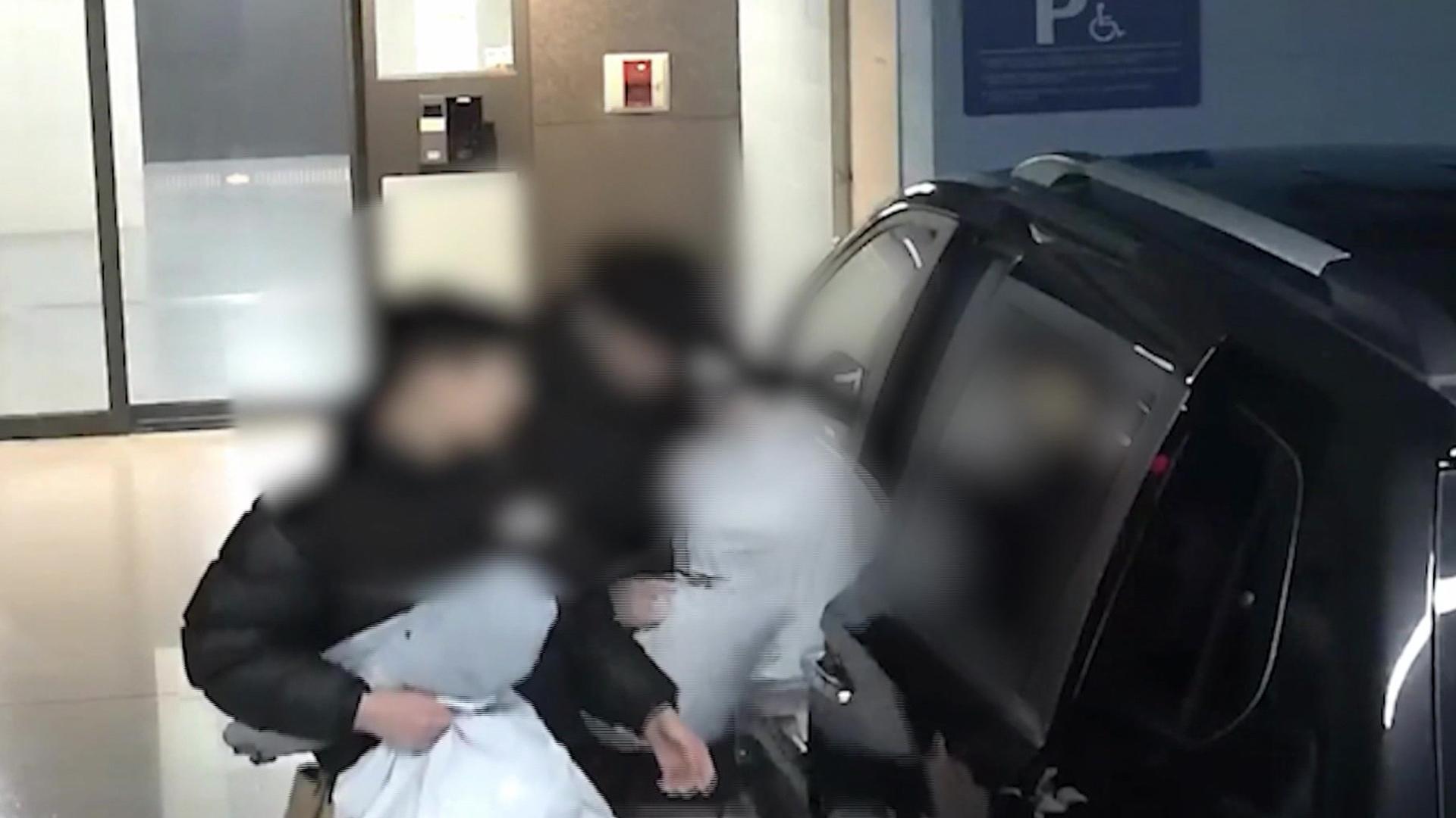 문 열린 차만 골라…차량털이 중학생 3명 검거