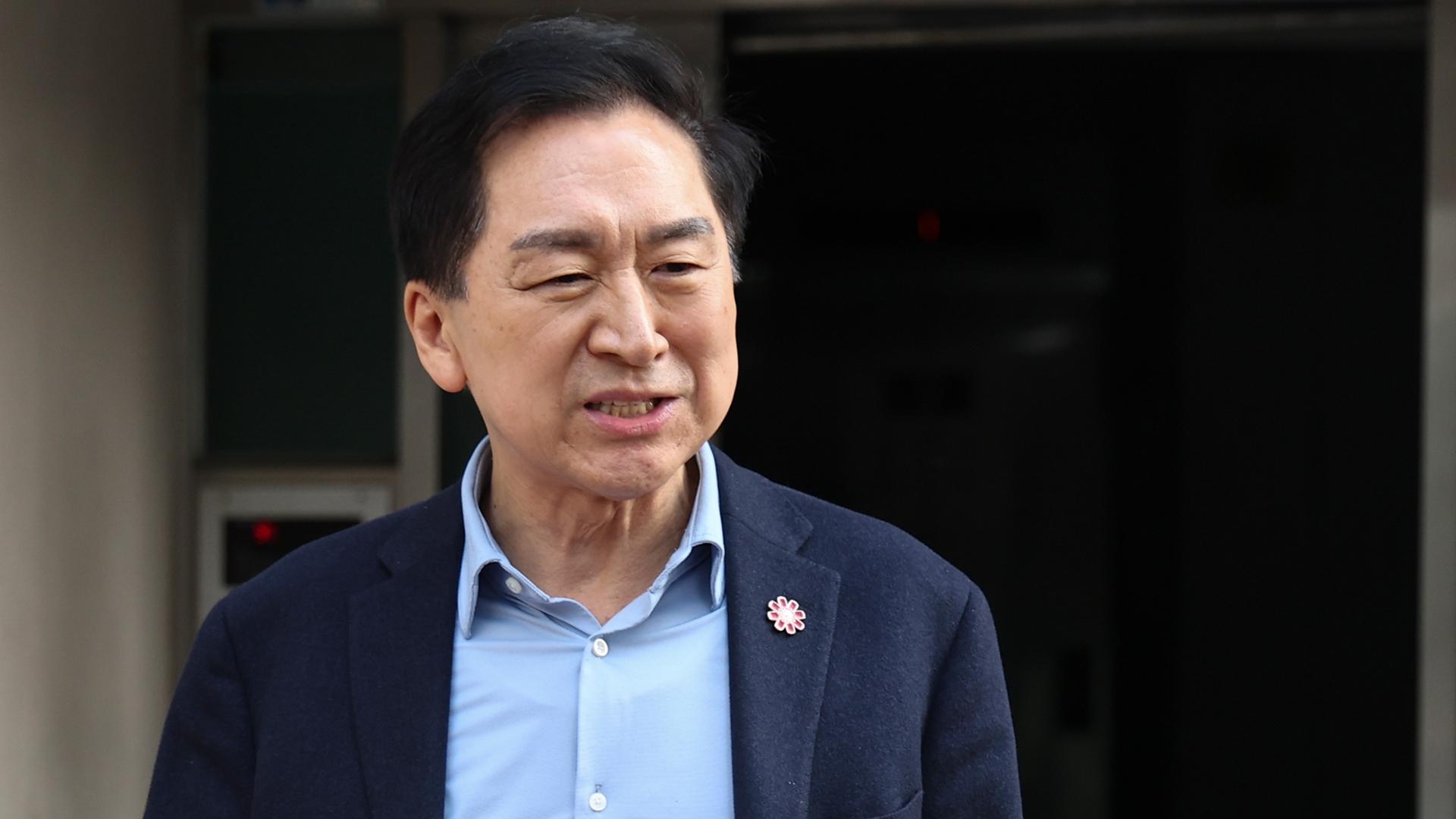 '명품 선물' 김기현 피의자 온라인카지노사이트…막판 수사 총력전