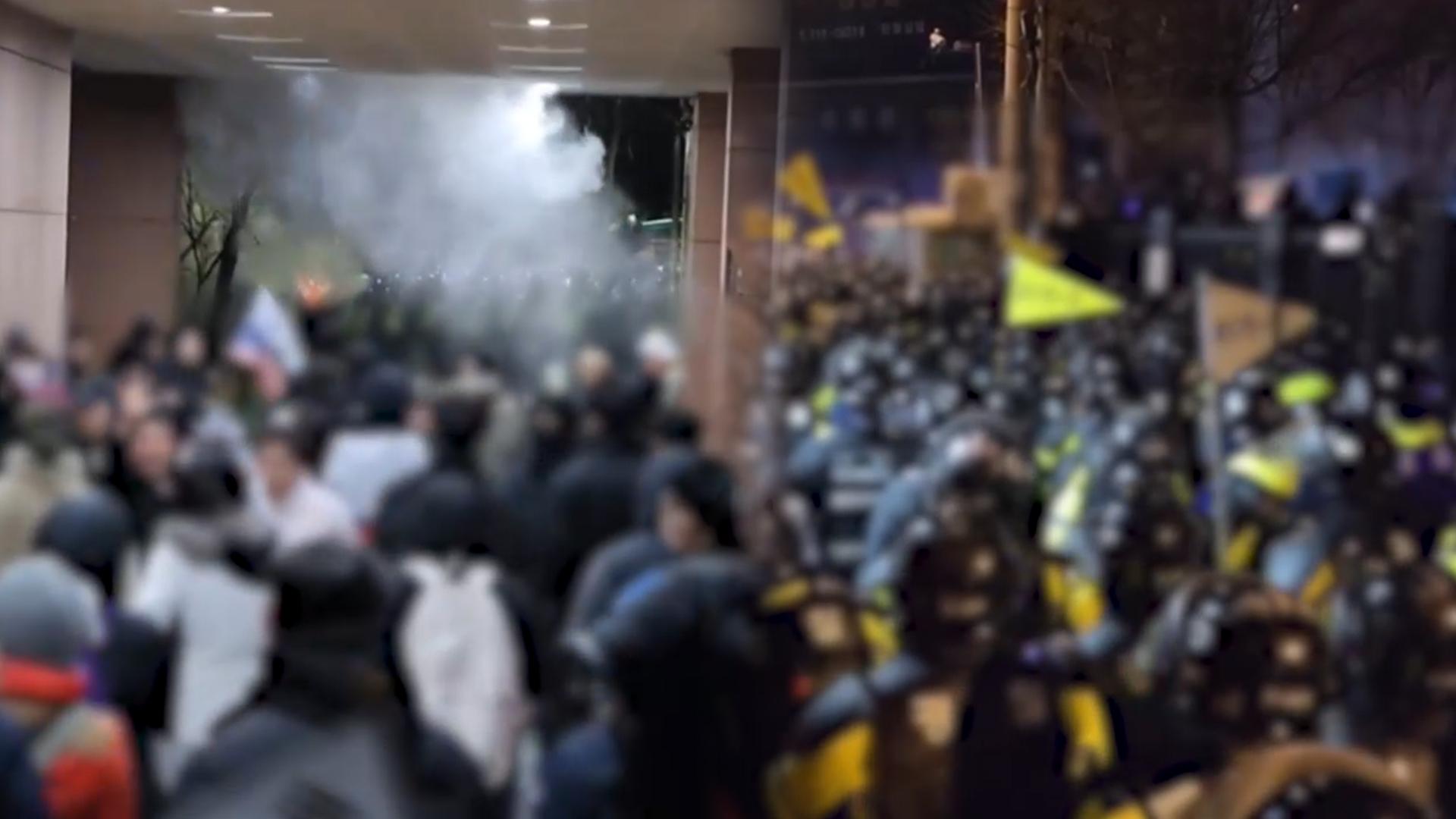 '서부지법 난동' 36명 2심도 대거 실형…일부는 감형