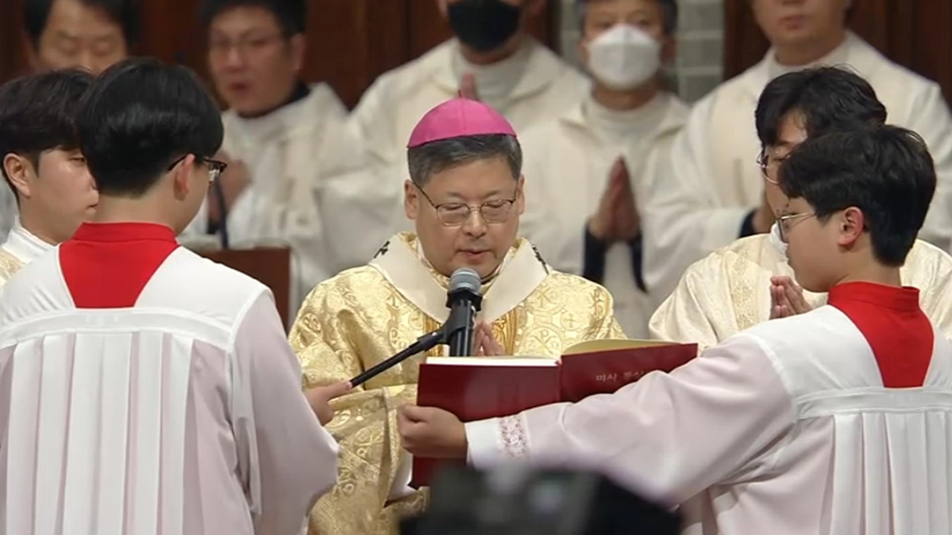 [현장연결] 온라인카지노 조작 벳무브 명동성당 '성탄 대축일 밤미사' 진행
