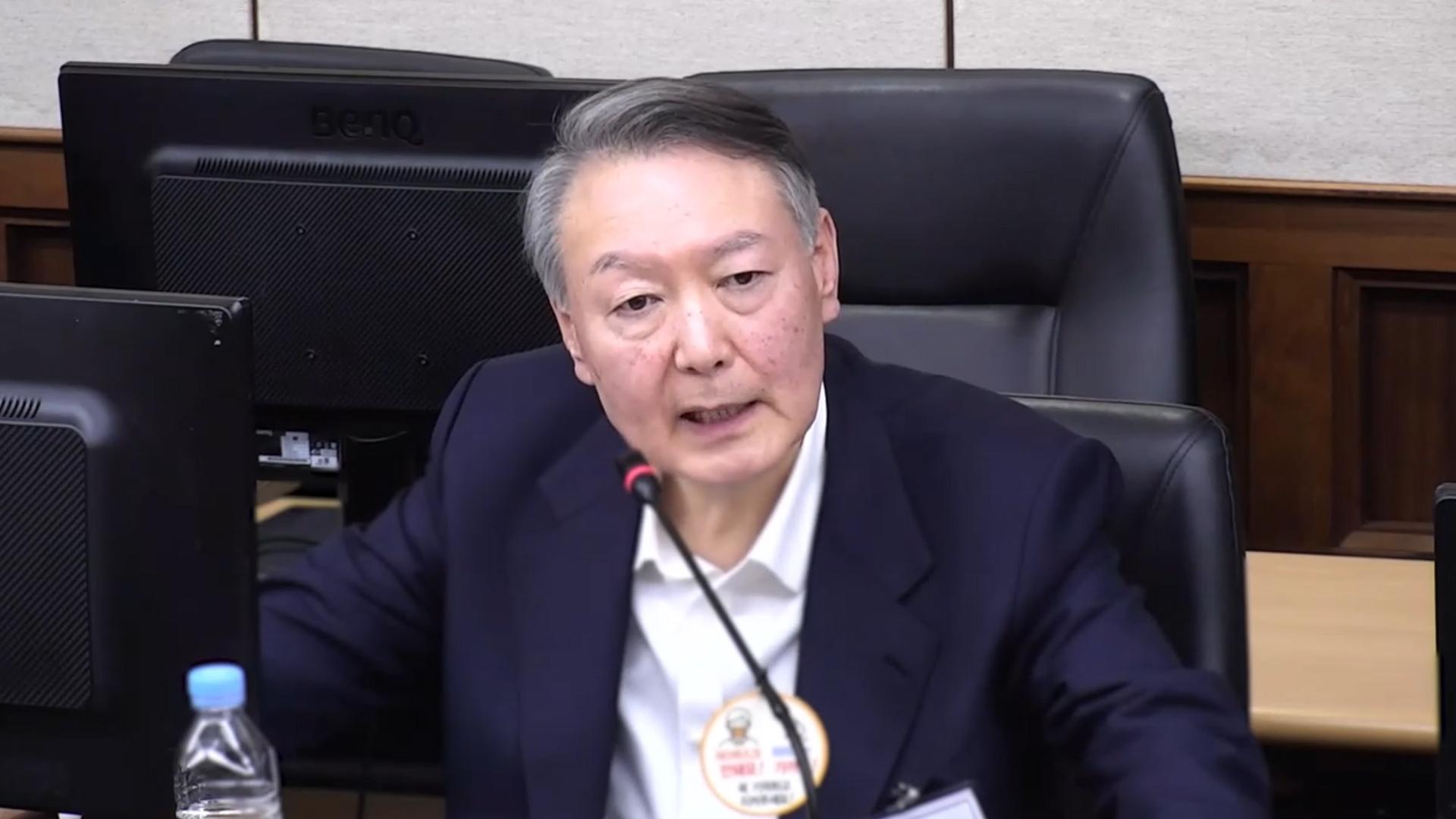 尹, 첫 결심서 1시간 최온라인카지노 추천술…"계엄은 국가긴급권"