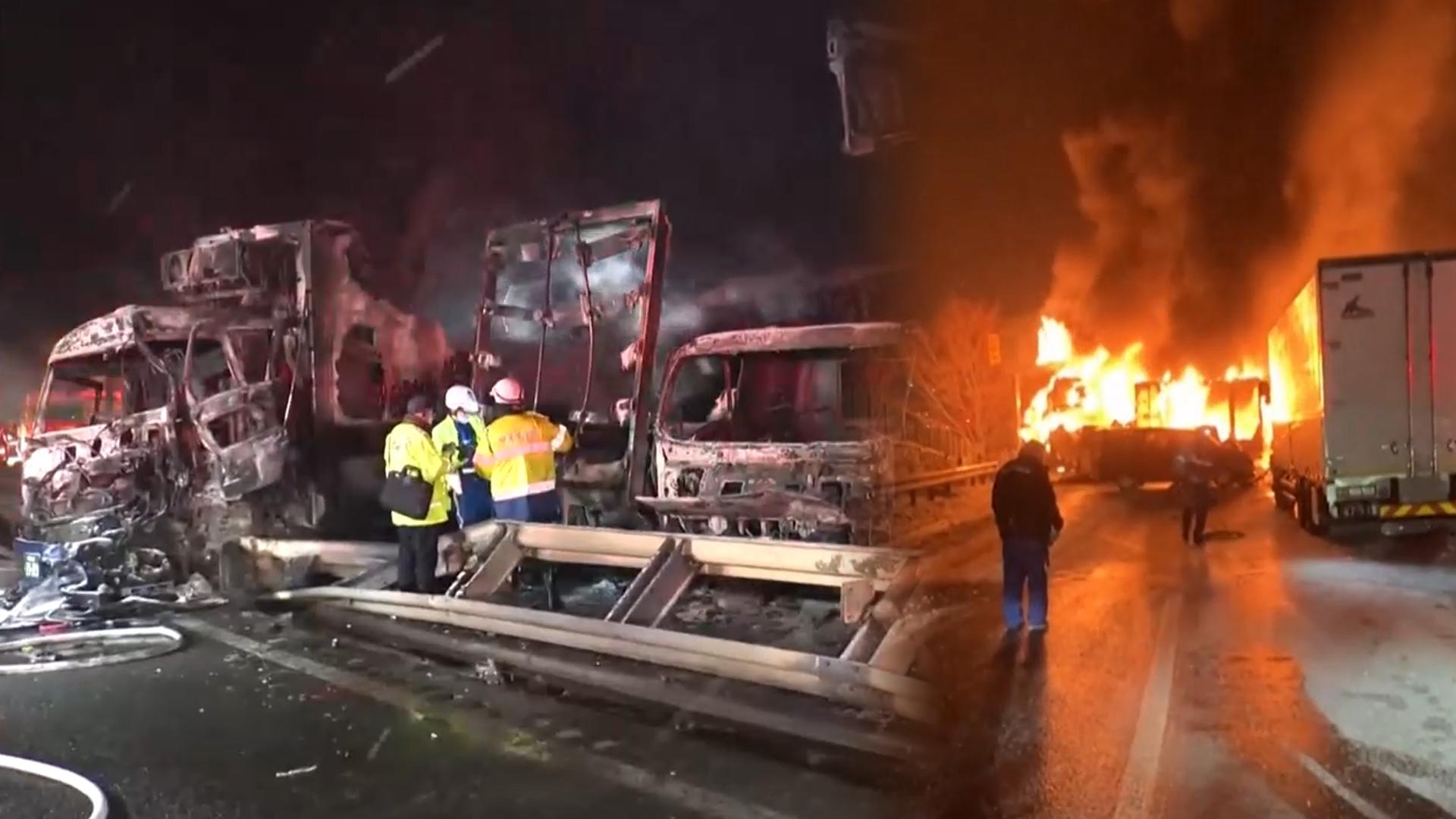 日 폭설로 67대 추돌온라인카지노 라이센스 벳무브…2명 사망·26명 <em class='find'부상</em