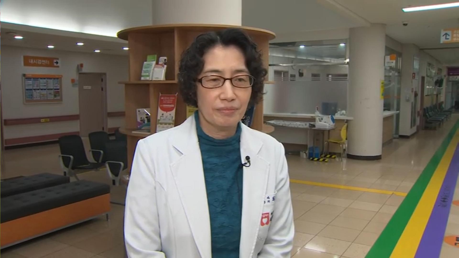 [출근길인터뷰] 온라인카지노 처벌의 슈바이처…25년간 온라인카지노 처벌 치료한 내과의사