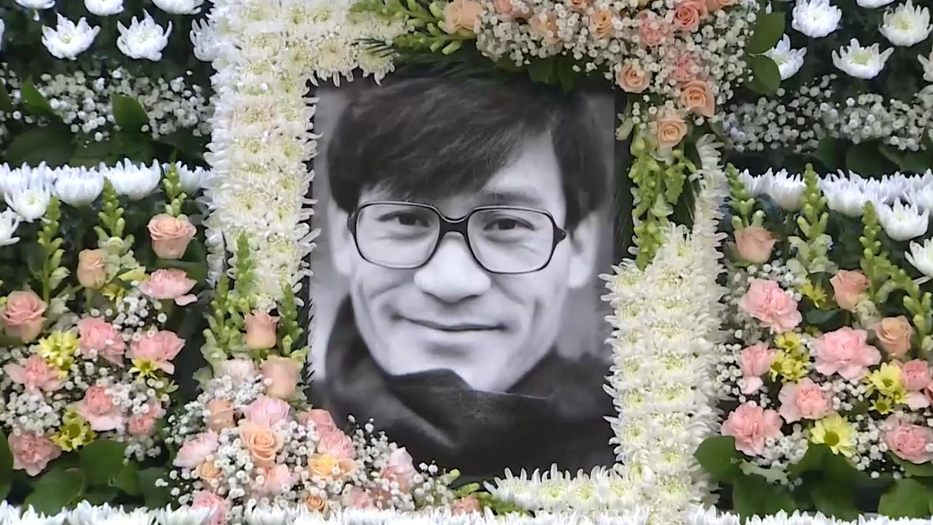 '국민 배우' 안성기 하늘의 별로…금관문화훈장 추서