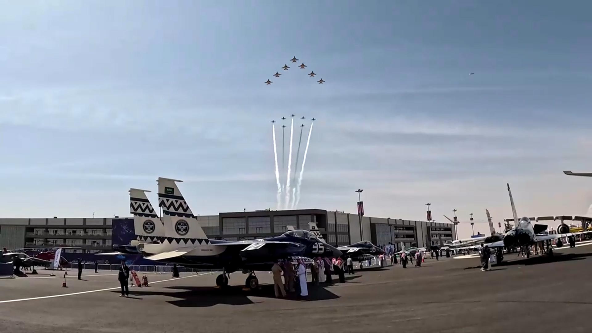 <em class='find'>공군</em> 블랙이글스, 사우디서 전시회·고난도 에어쇼