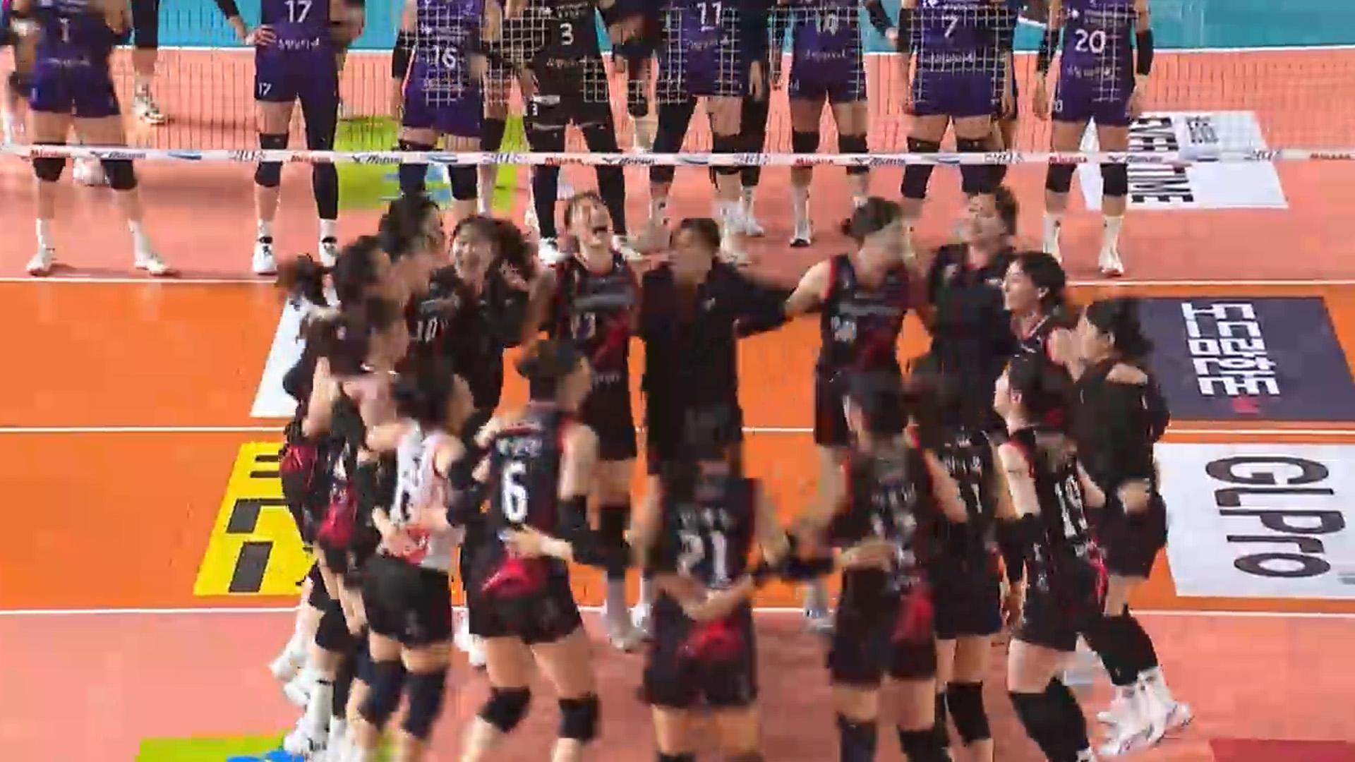 정관장, 흥국생명 제물로 11연패 탈출…<em class='find'>대한항공</em> 선두 탈환