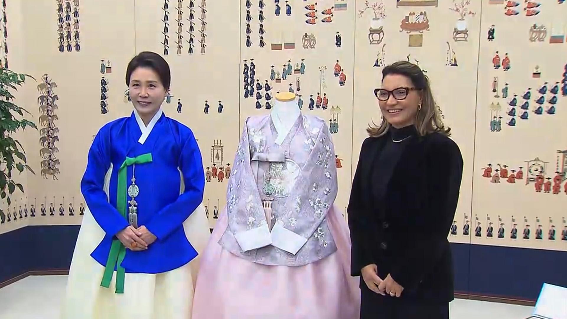 <em class='find'>김혜경</em> 여사 '한복 외교'…다시우바 여사와 친교 일정