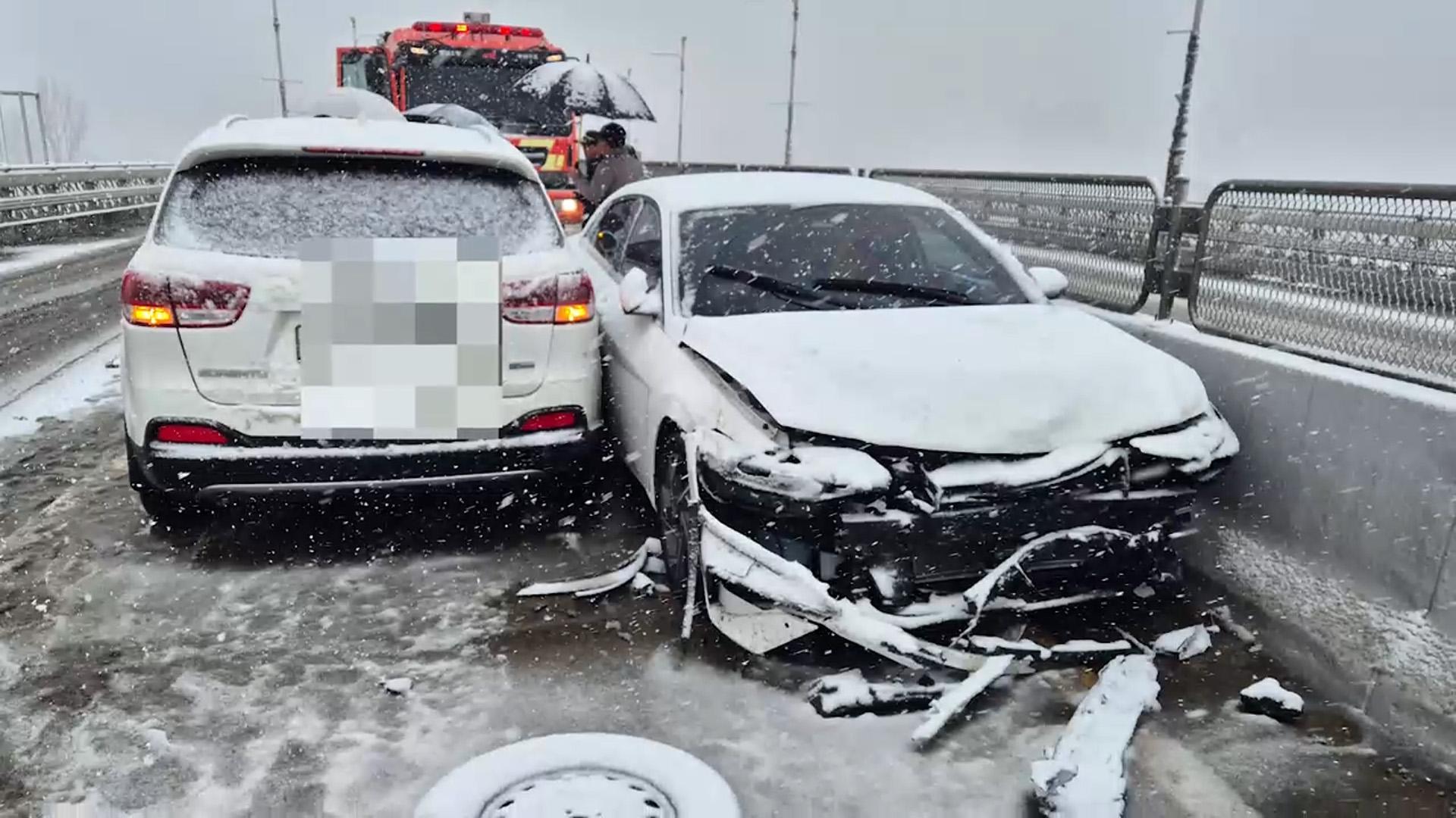 대전·충남·세종 대설주의보 해제…눈 피해 잇따라