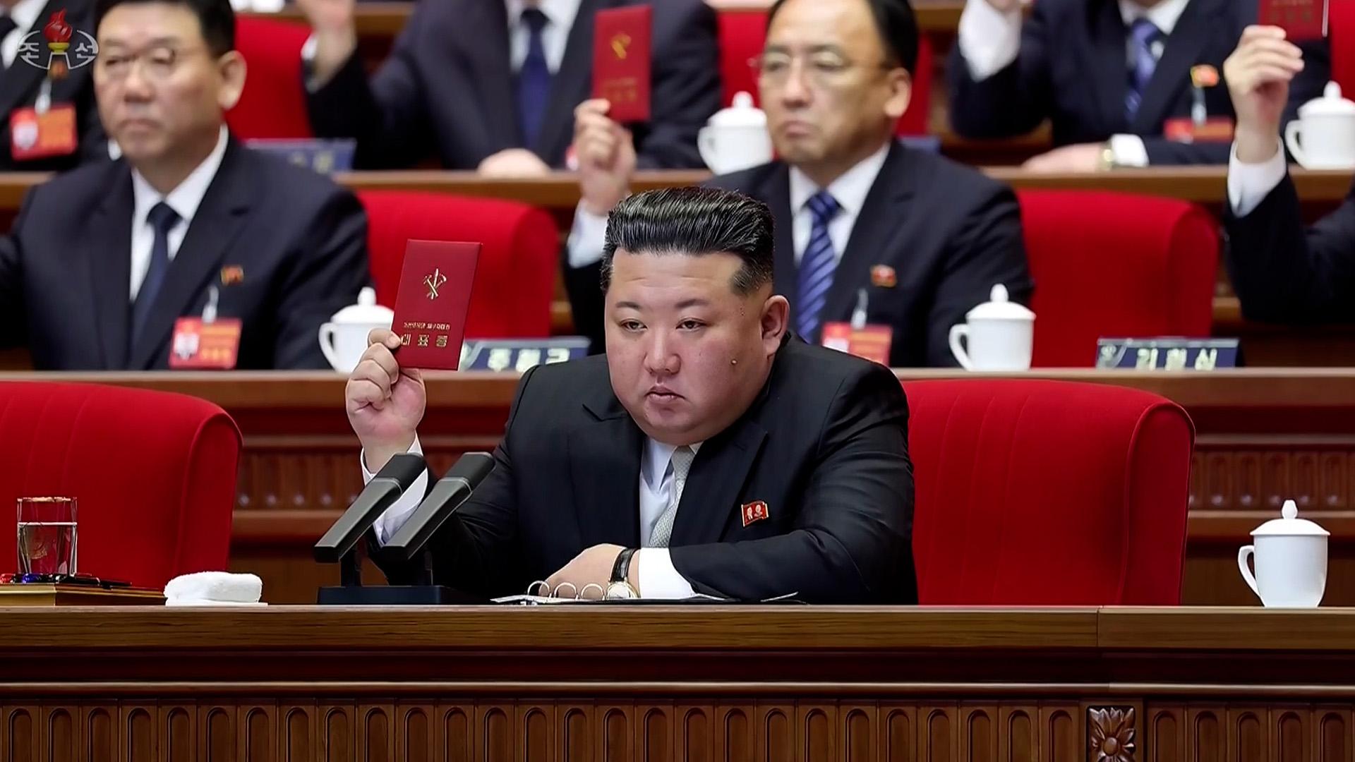 북 "김정은, 기적의 시대 펼치는 천하제일 위인"