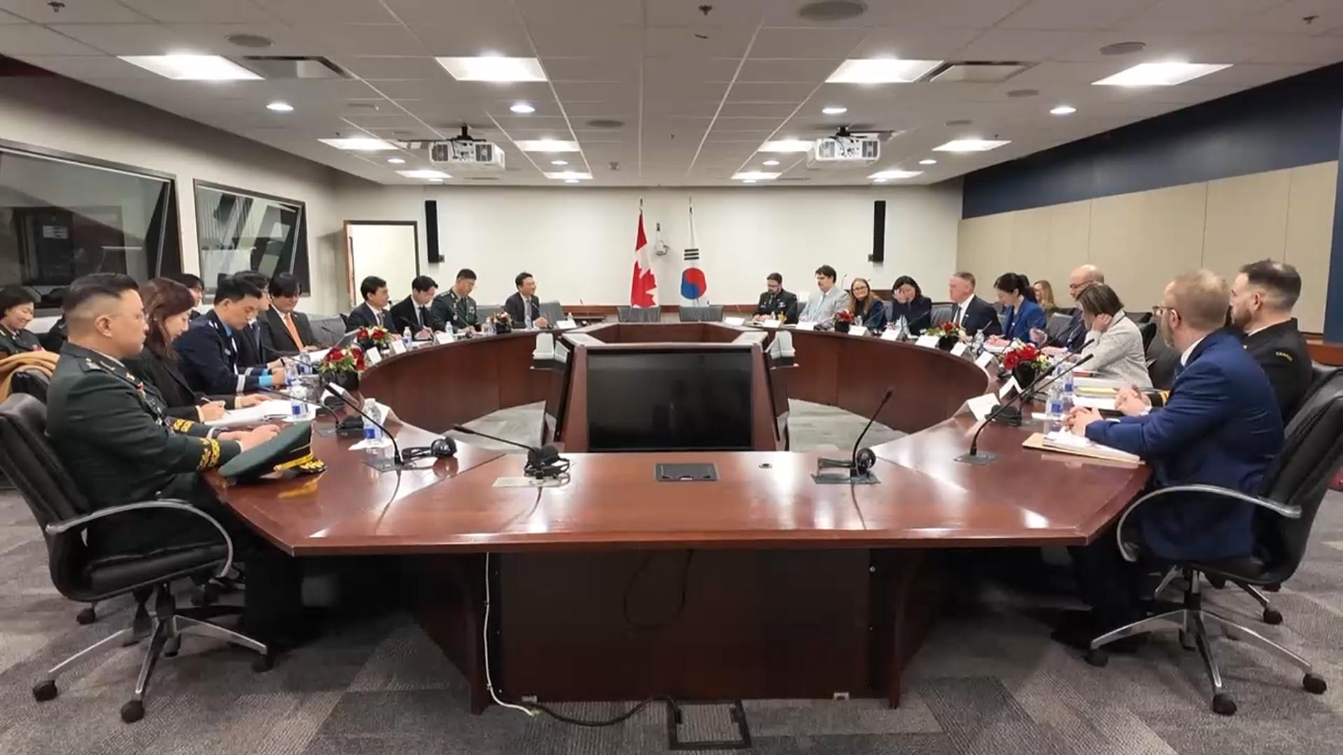 한·캐나다 국방장관 <em class='find'>회담</em>…잠수함·안보 협력 논의