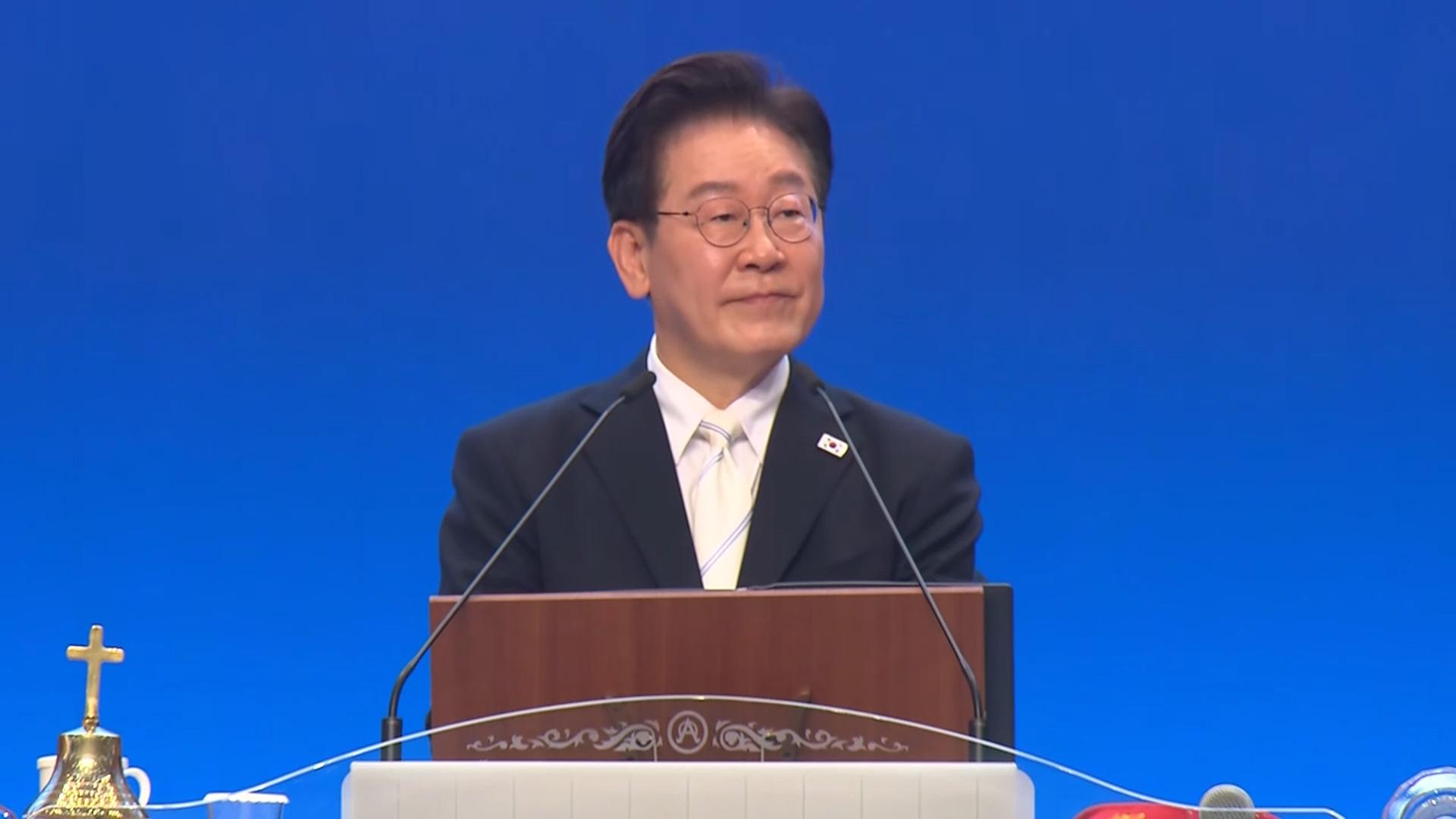 이 대통령, 부활절 연합예배…"국가적 위기 극복 온 힘"