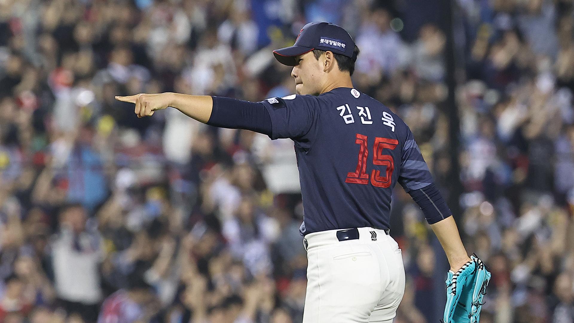 '8연승 LG 멈춰!' 롯데 김진욱, 6.2이닝 무실점 역투