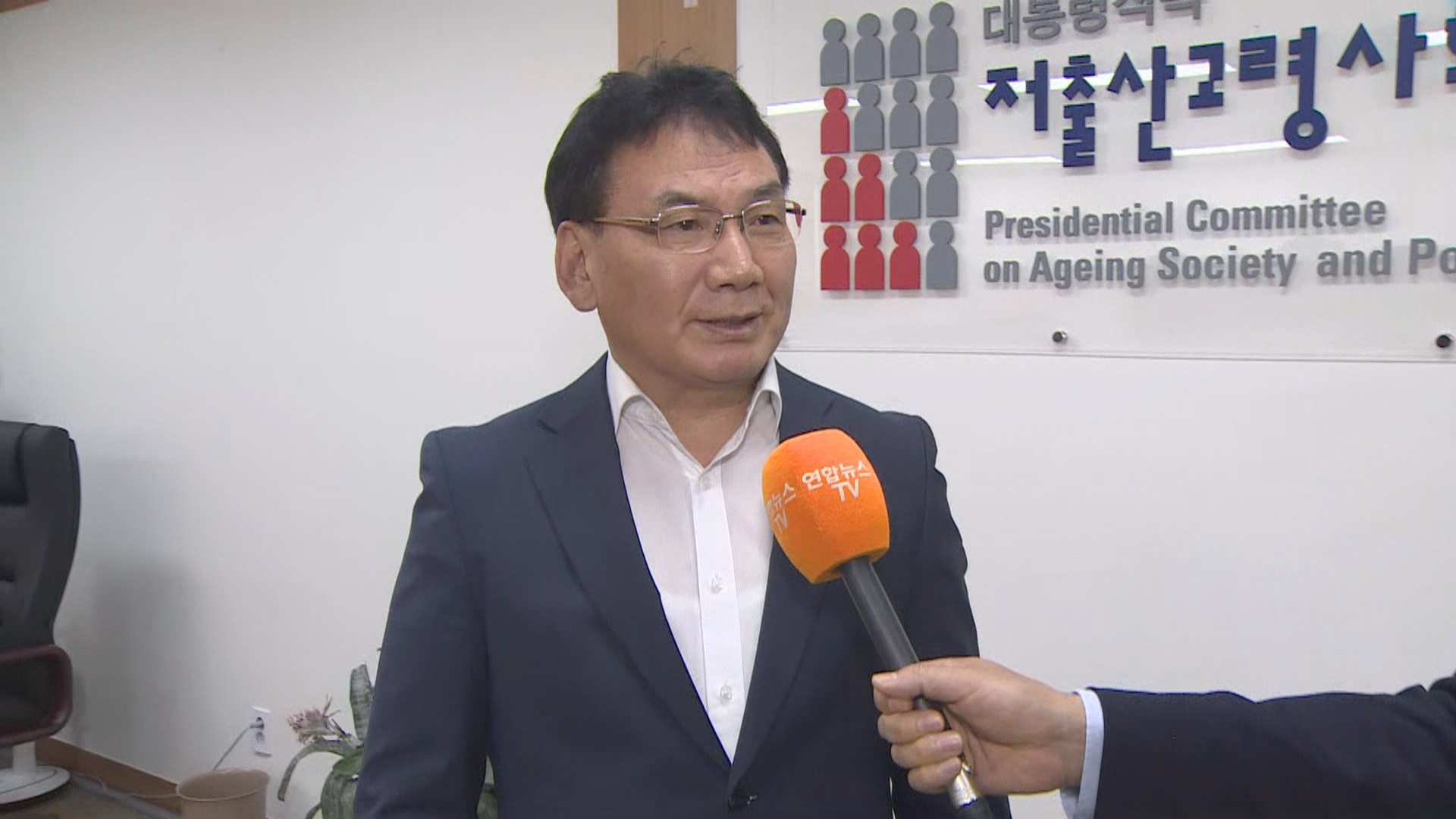 [출근길 인터뷰] 갈수록 줄어드는 온라인카지노 후기율…<em class='find'저온라인카지노 후기</em 해결 대책은?