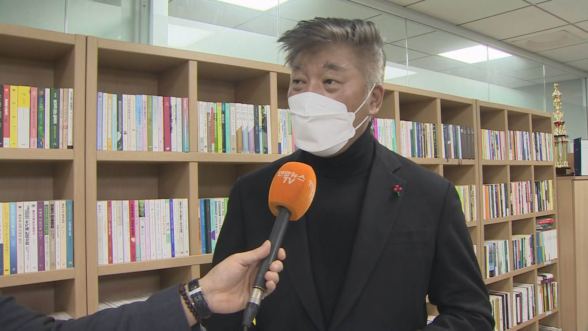 [출근길 인터뷰] 설연휴 이후 늘어난 신규확진자…<em class='find'4차</em 대유행 경고등