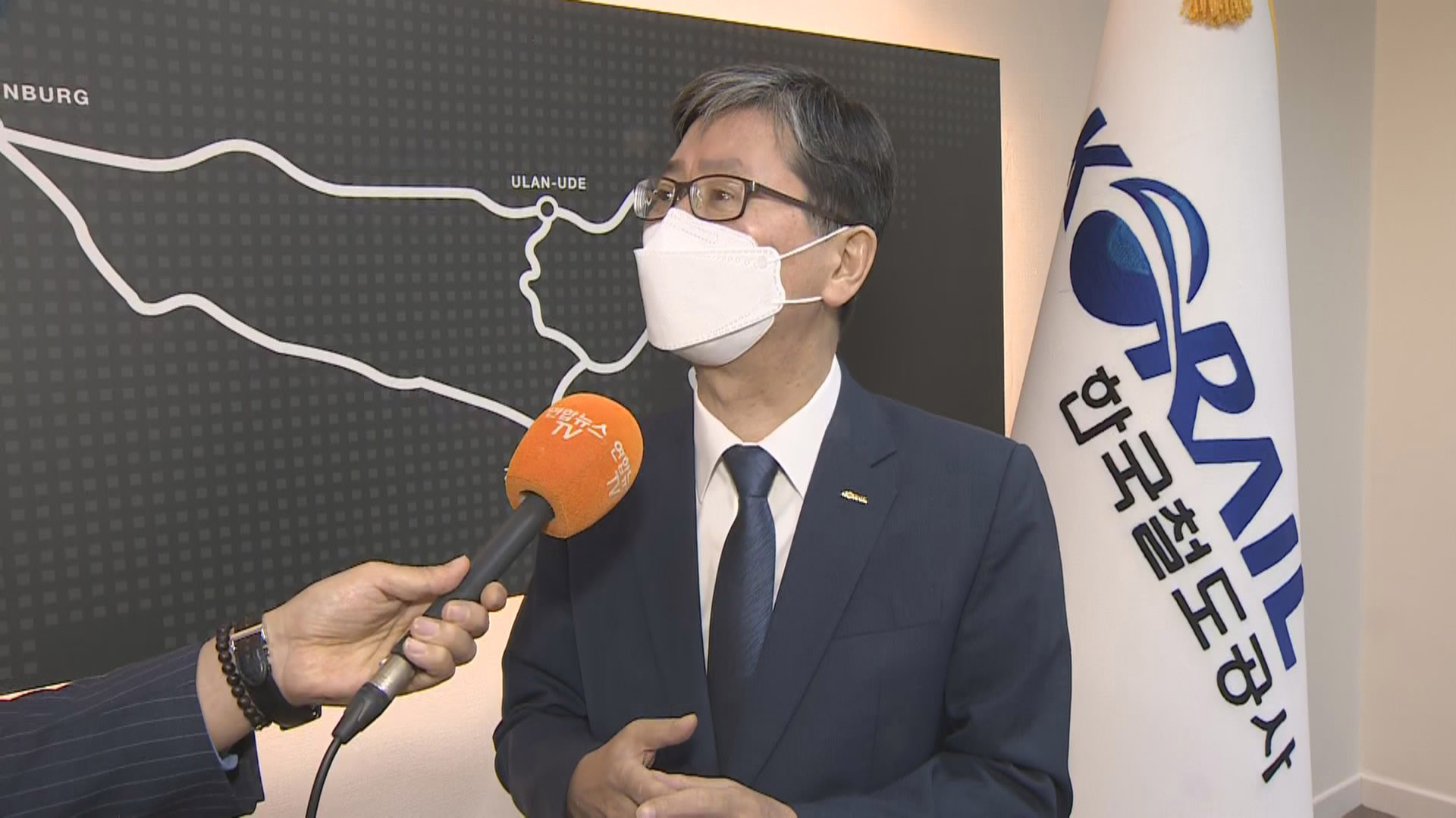 [출근길 인터뷰] <em class='find'KTX</em 개통 17주년…코로나시대 한국철도 방역과 안전