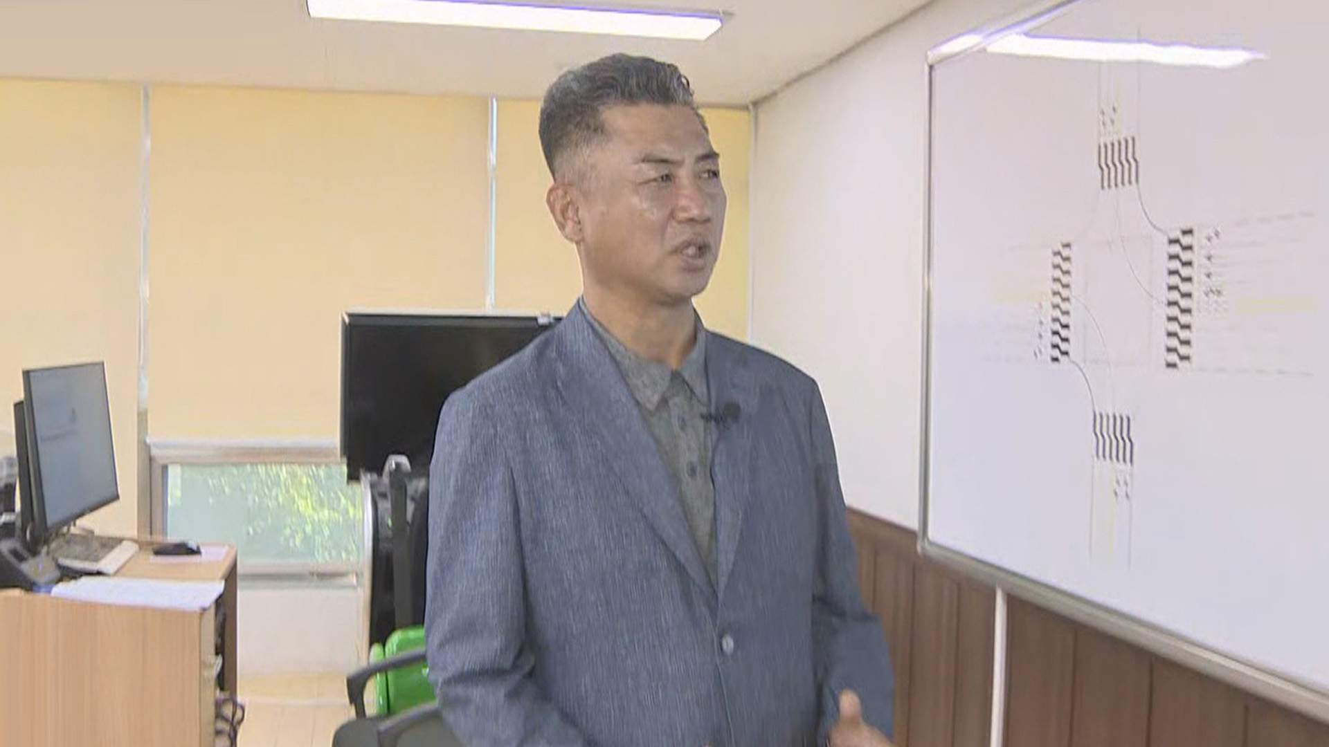 [출근길 인터뷰] '도로 위 무법자' 공유 킥보드 등 <em class='find'안전사고</em 속출?
