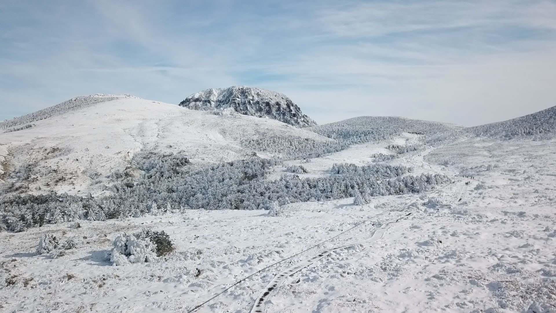 은빛 세상 속으로…겨울 왕국으로 변한 한라산 '장관'