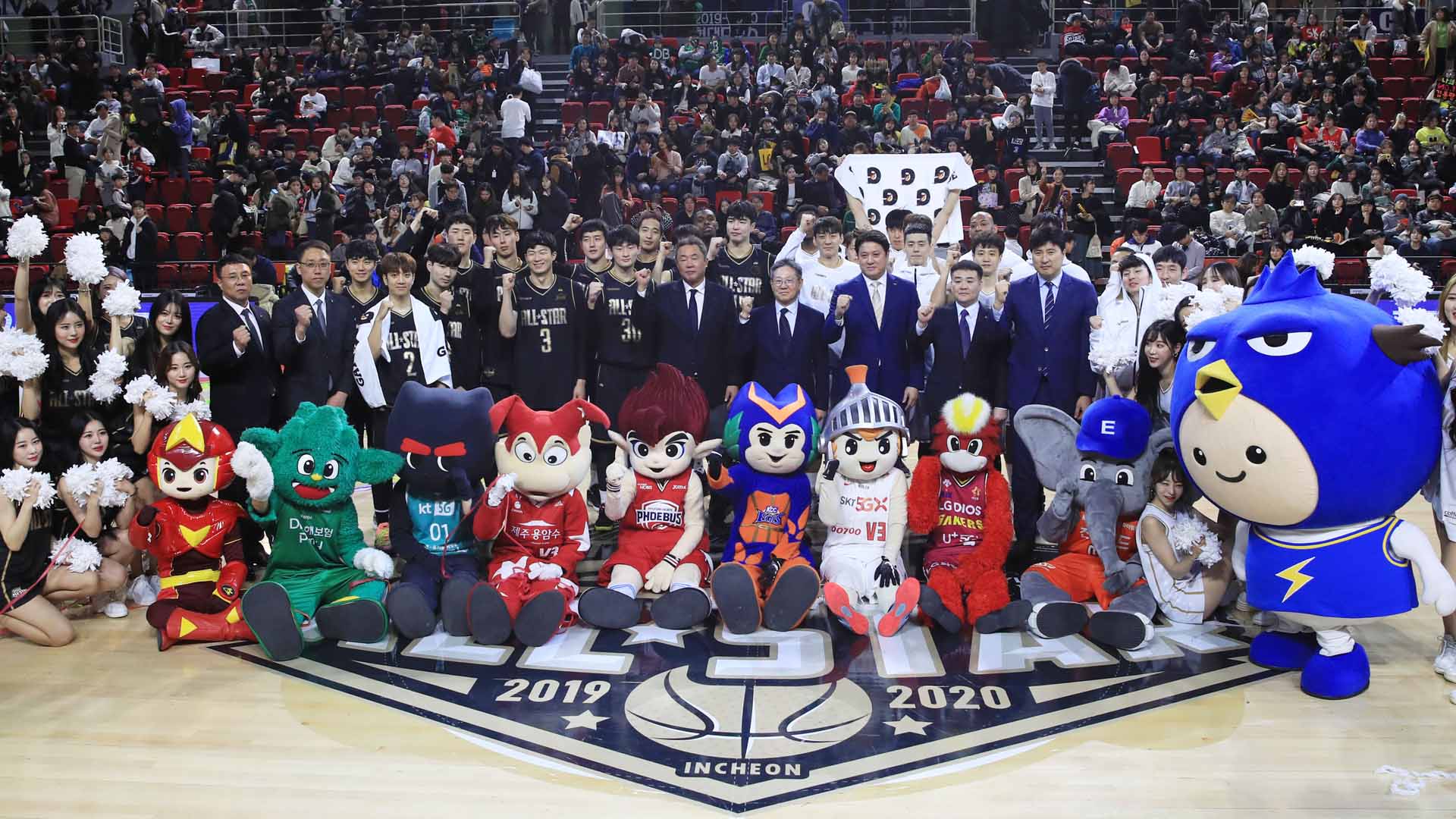 [온라인카지노 슬롯] 최다 관중 몰린 '별들의 전쟁'…팬서비스도 대박