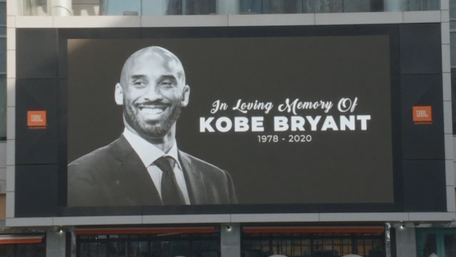 온라인카지노 커뮤니티 유니벳, 코비 사망에 LA 레이커스 다음 경기 연기