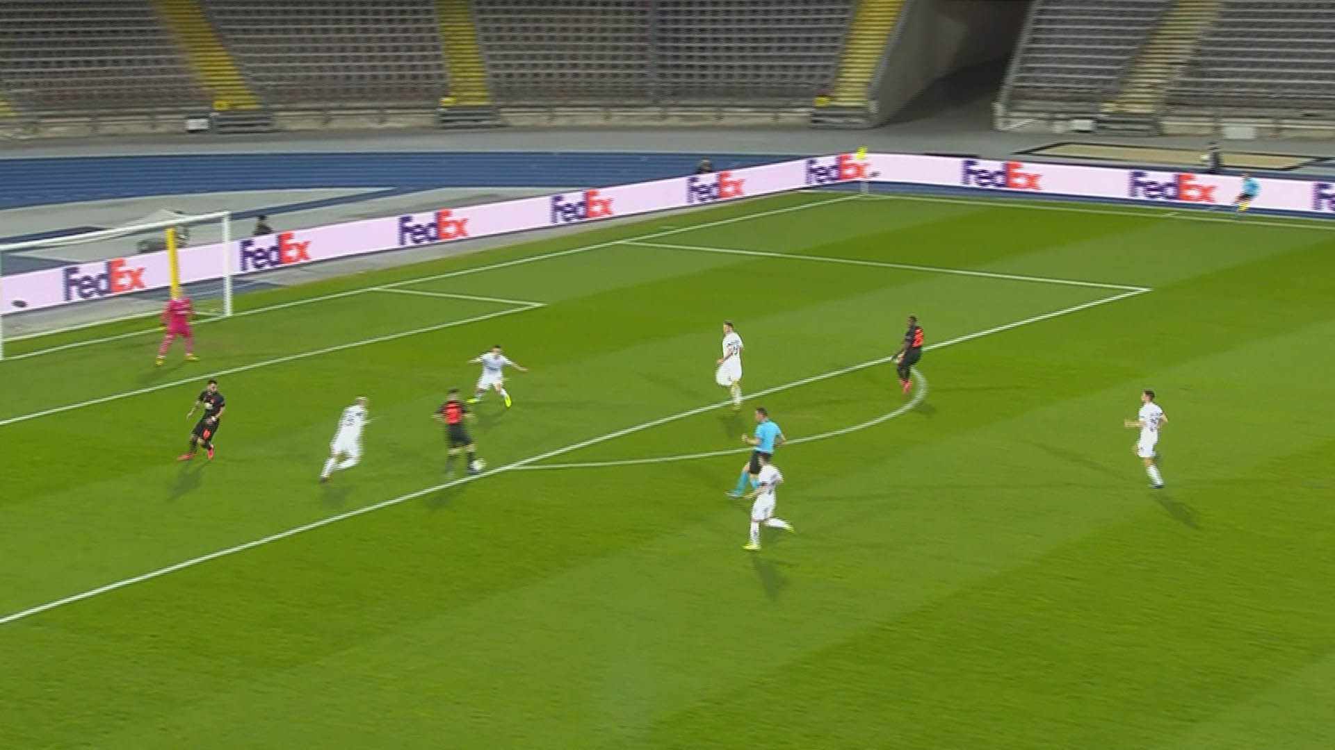 맨유 골잔치 벌였는데…멈춰버린 유럽축구