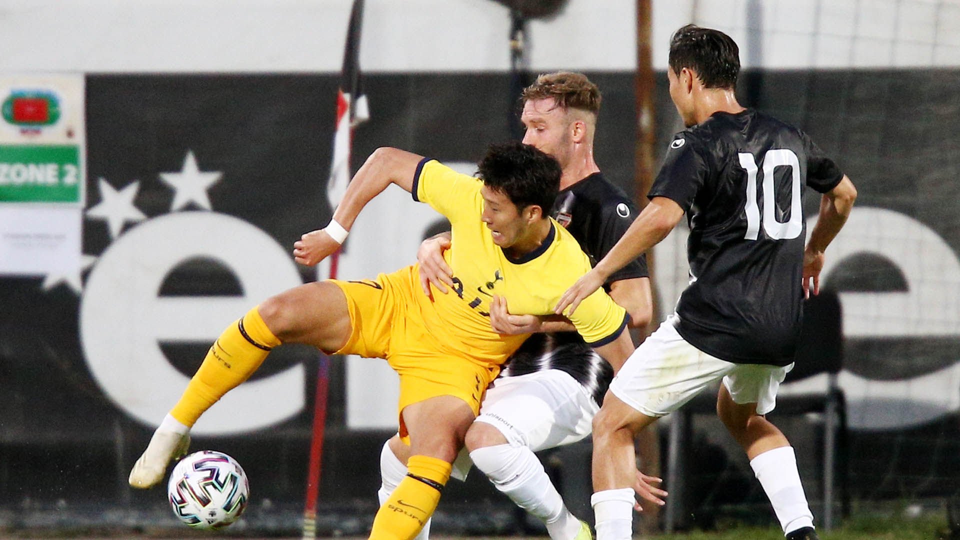 '손흥민 침묵' 토트넘, 졸전 끝에 유로파리그 2차 예선 통과