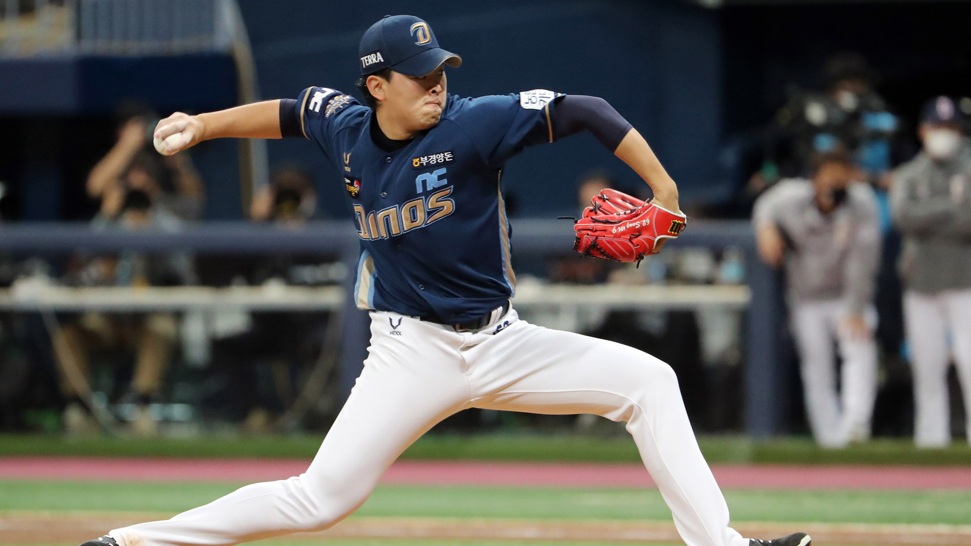 [라이브카지노] 스무 살 송명기 역투…NC, 시리즈 원점으로